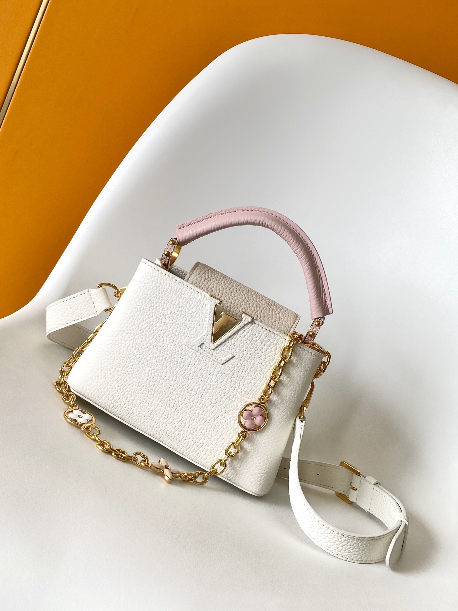 M11343 Capucines Medium Handbag by Louis Vuitton LV - White Dynamic Code