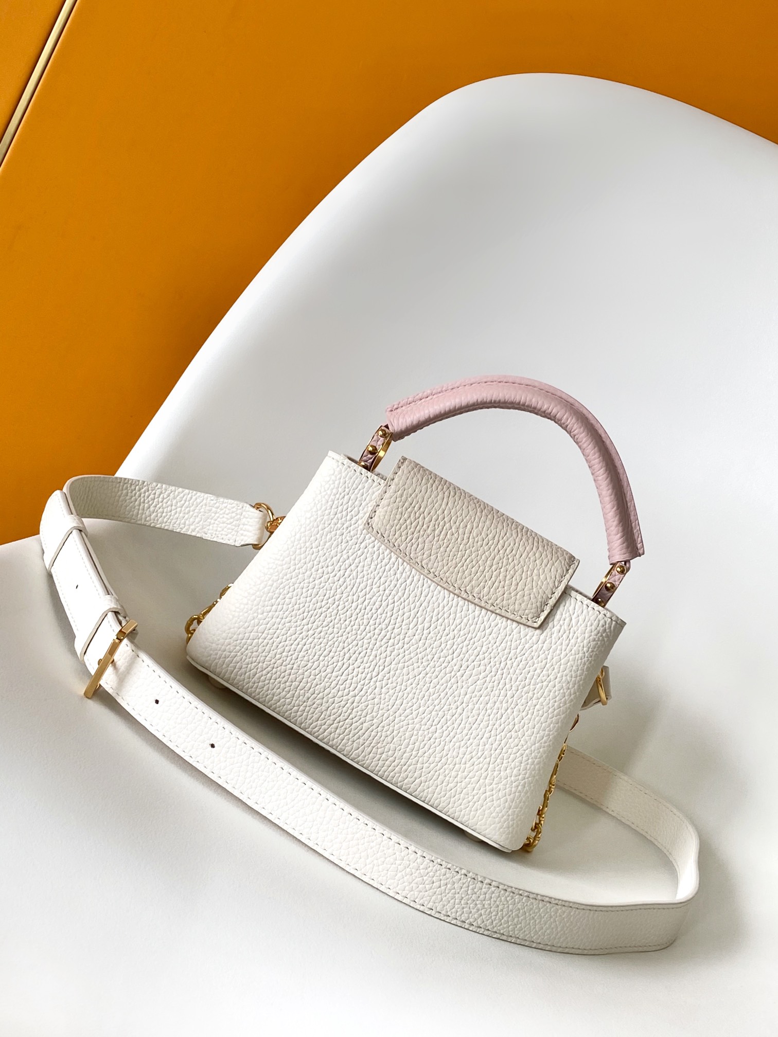 M11343 Capucines Medium Handbag by Louis Vuitton LV - White Dynamic Code