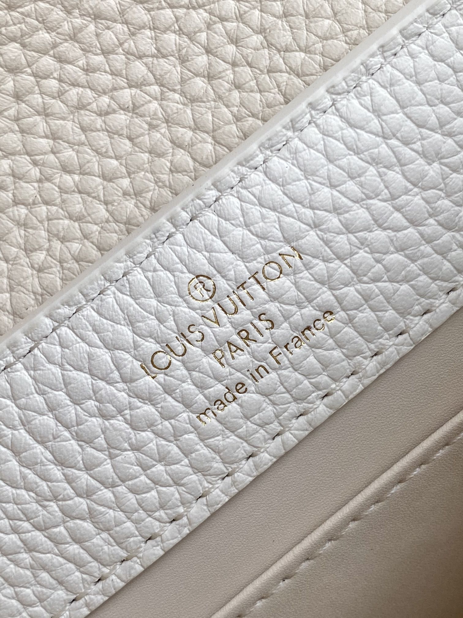 M11343 Capucines Medium Handbag by Louis Vuitton LV - White Dynamic Code