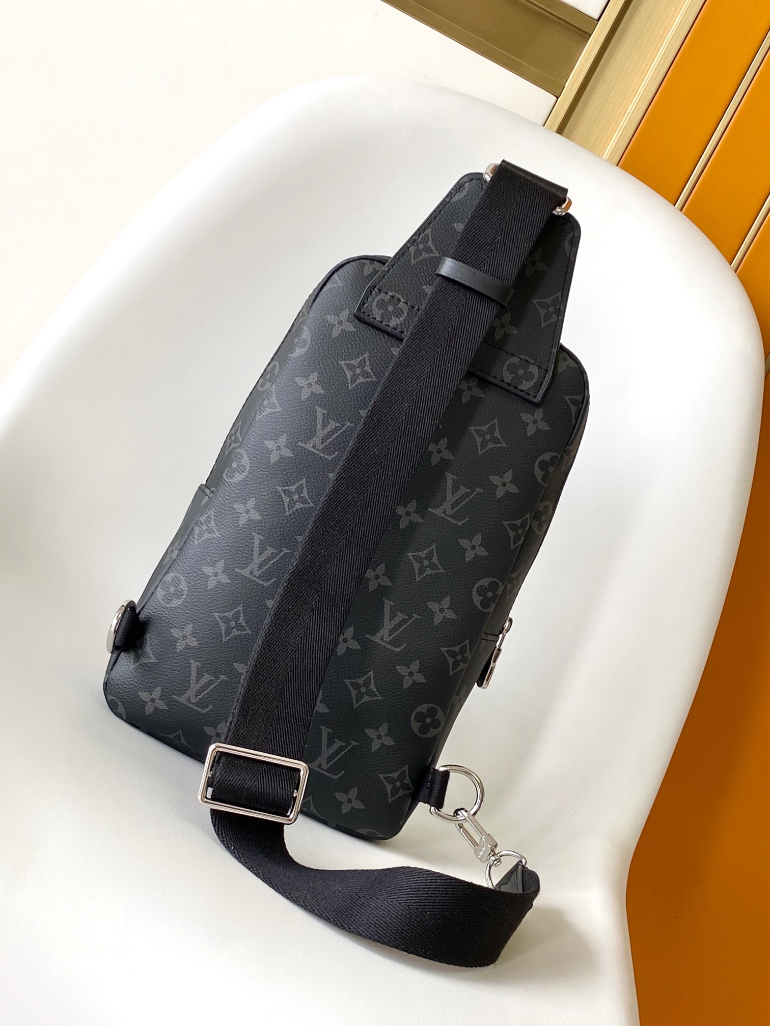 N41718 Avenue Shoulder Bag by Louis Vuitton LV - Black Damier Graphite Canvas