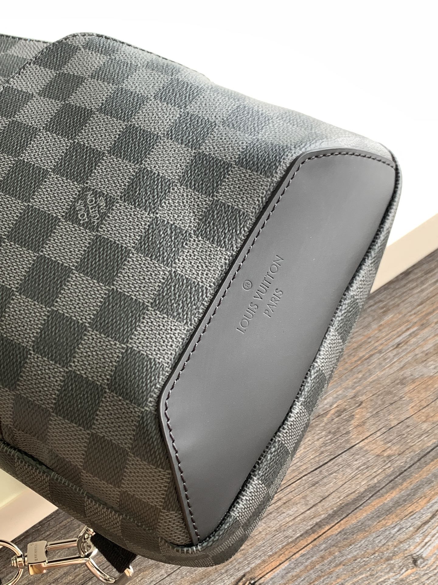 N40008 Avenue Shoulder Bag by Louis Vuitton LV - Black Damier Graphite Canvas