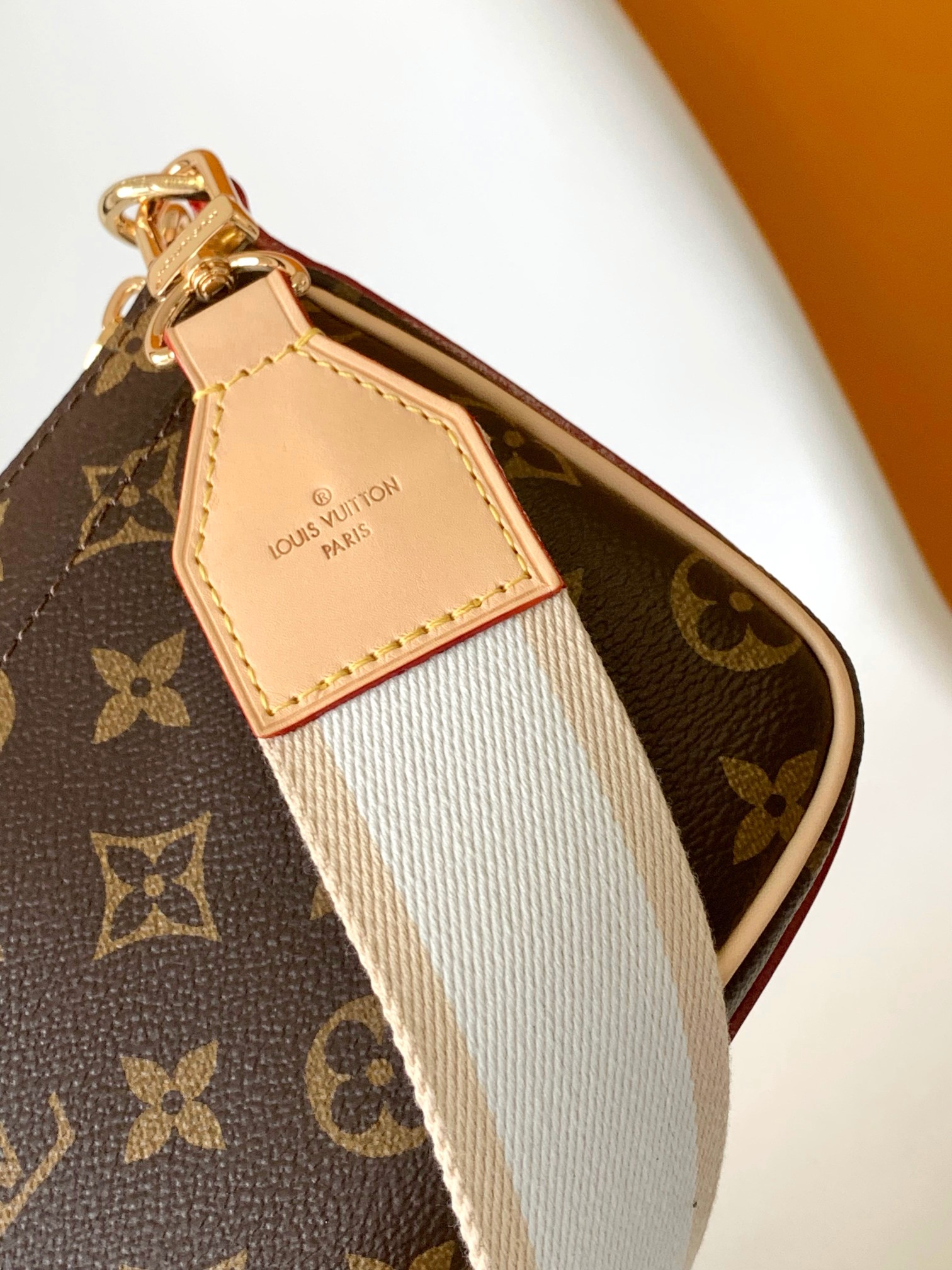 M46999 Vibe Handbag by Louis Vuitton LV - Monogram Canvas