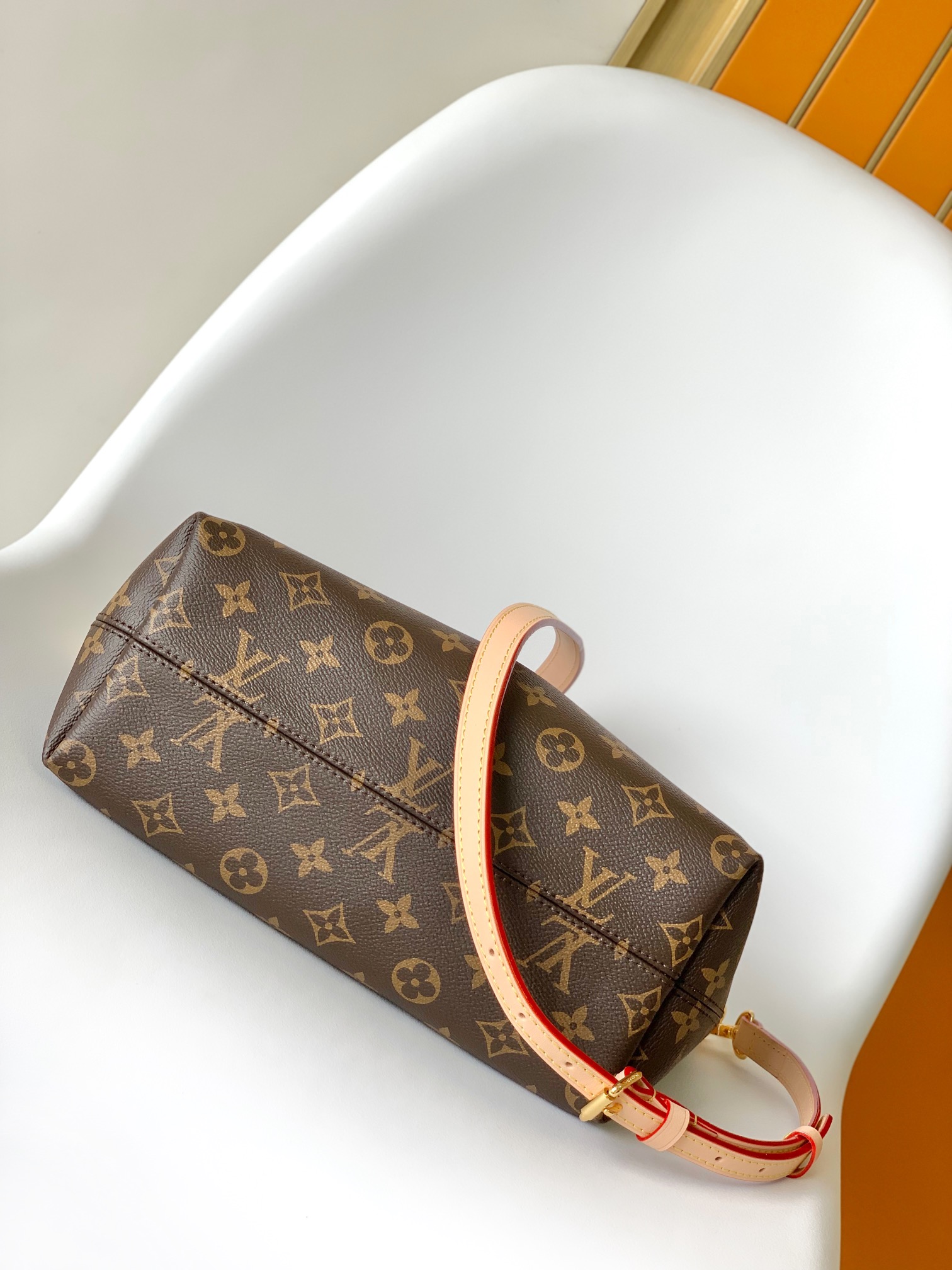 M45987 Bo??tie Medium Zipped Tote Bag by Louis Vuitton LV - Monogram Canvas