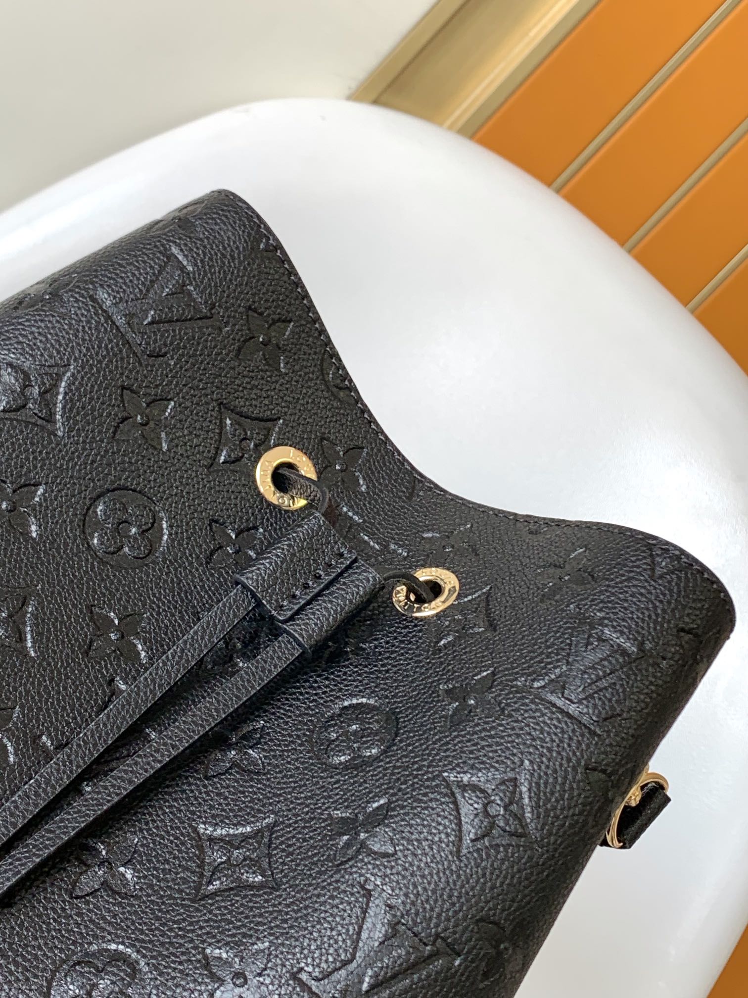 Louis Vuitton LV N??oNo?? Medium Bucket Bag - M45256 in Black