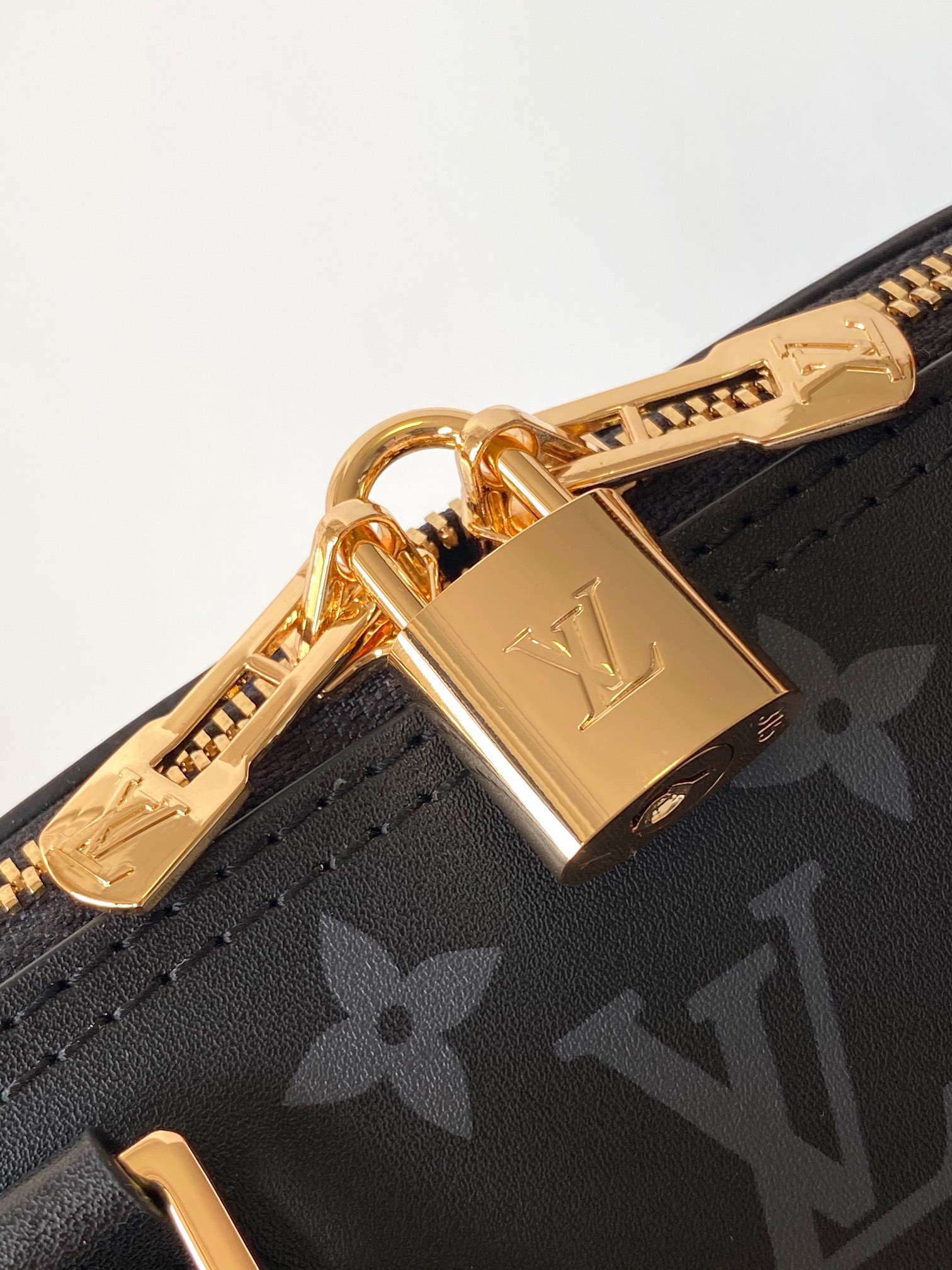  Louis Vuitton LV  Alma BB Handbag - M12289 Monogram Ink Black