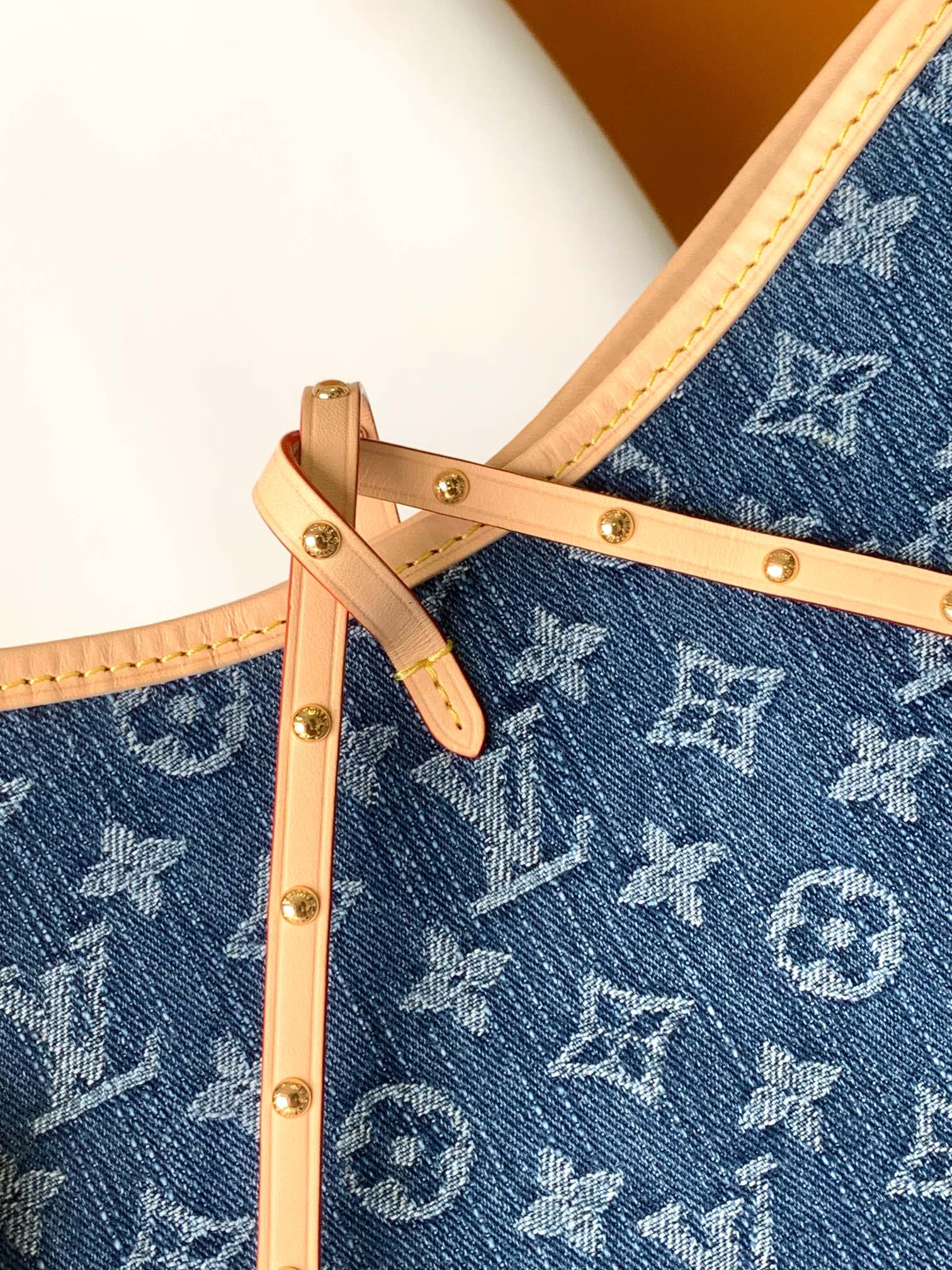 Louis Vuitton  LV CarryAll Small Handbag - M46854 Blue Denim