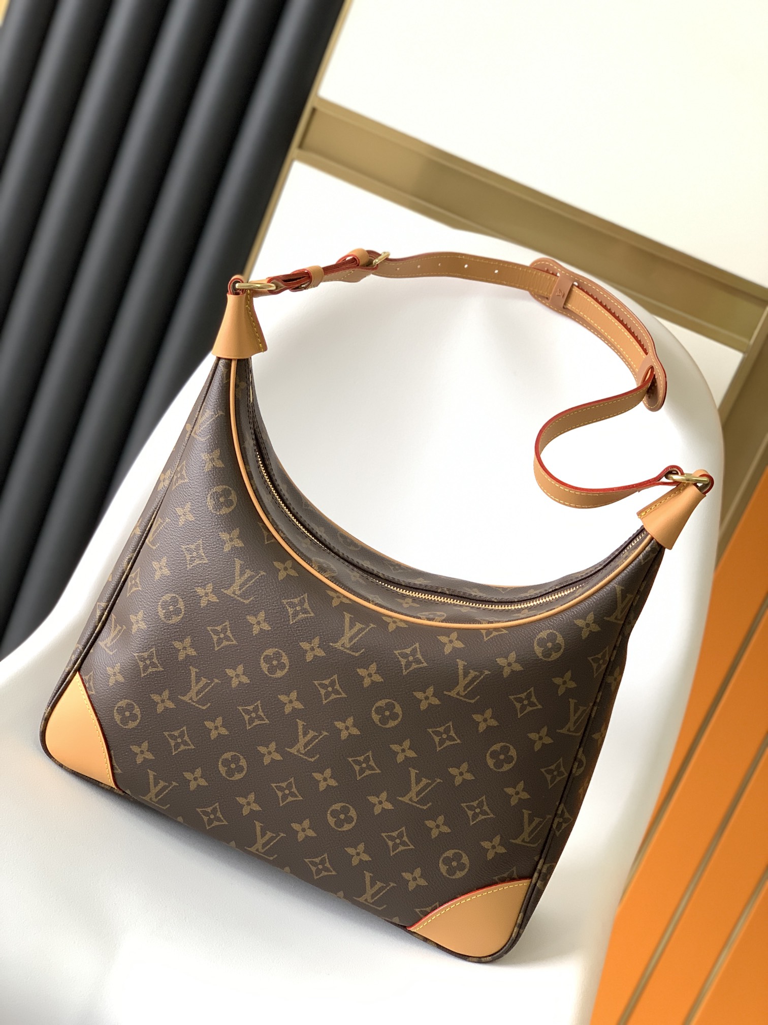 Louis Vuitton LV Boulogne Large Handbag - M51260