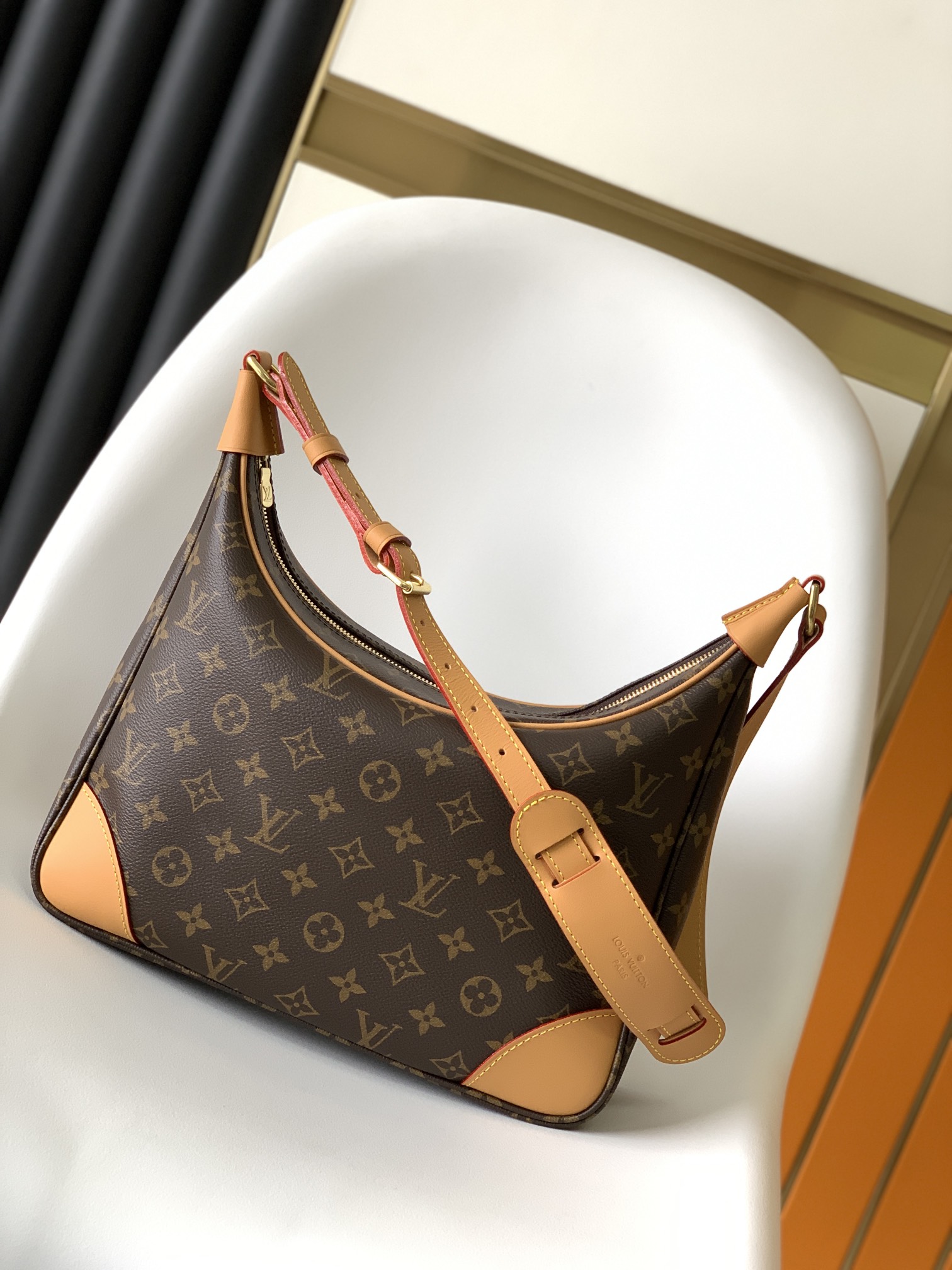 Louis Vuitton LV Boulogne Small Handbag - M51265