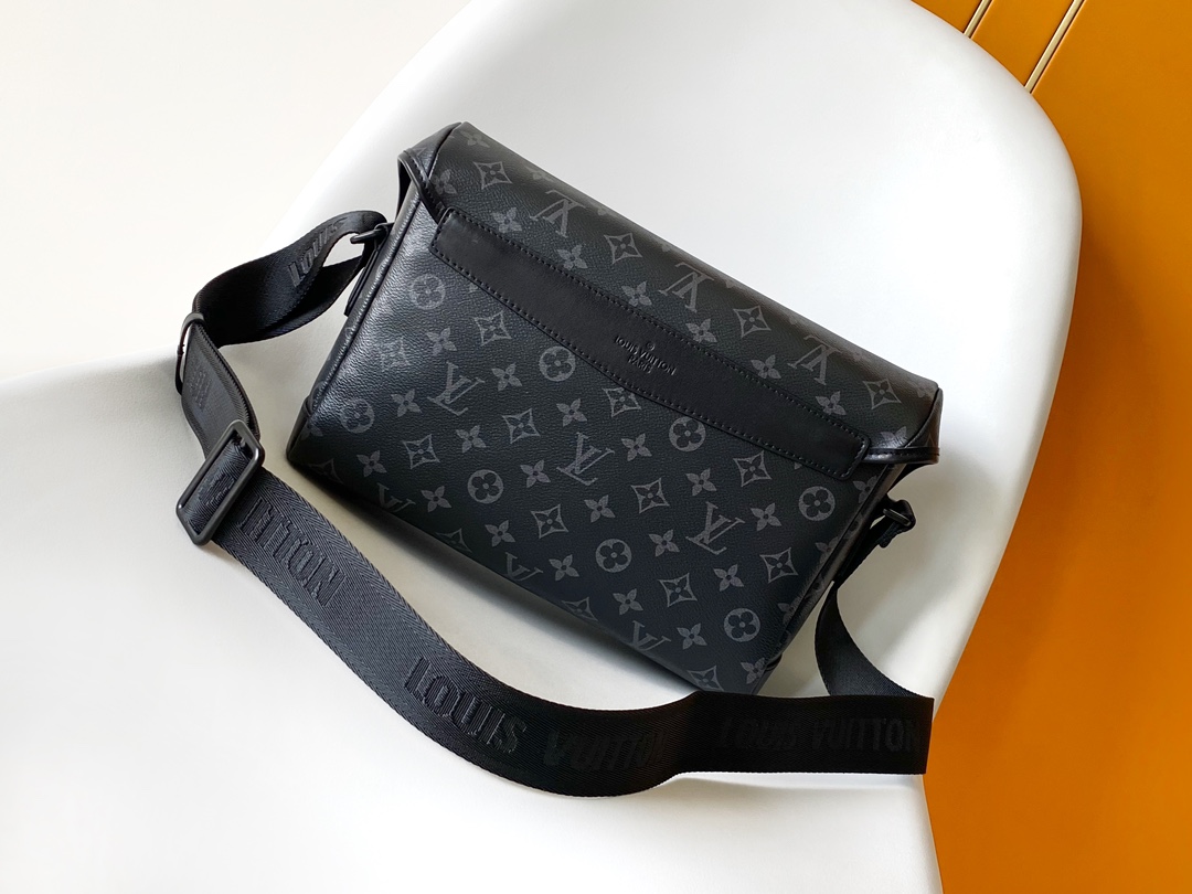 Louis Vuitton  LV Voyager PM Messenger Bag - M25121 Black Flower