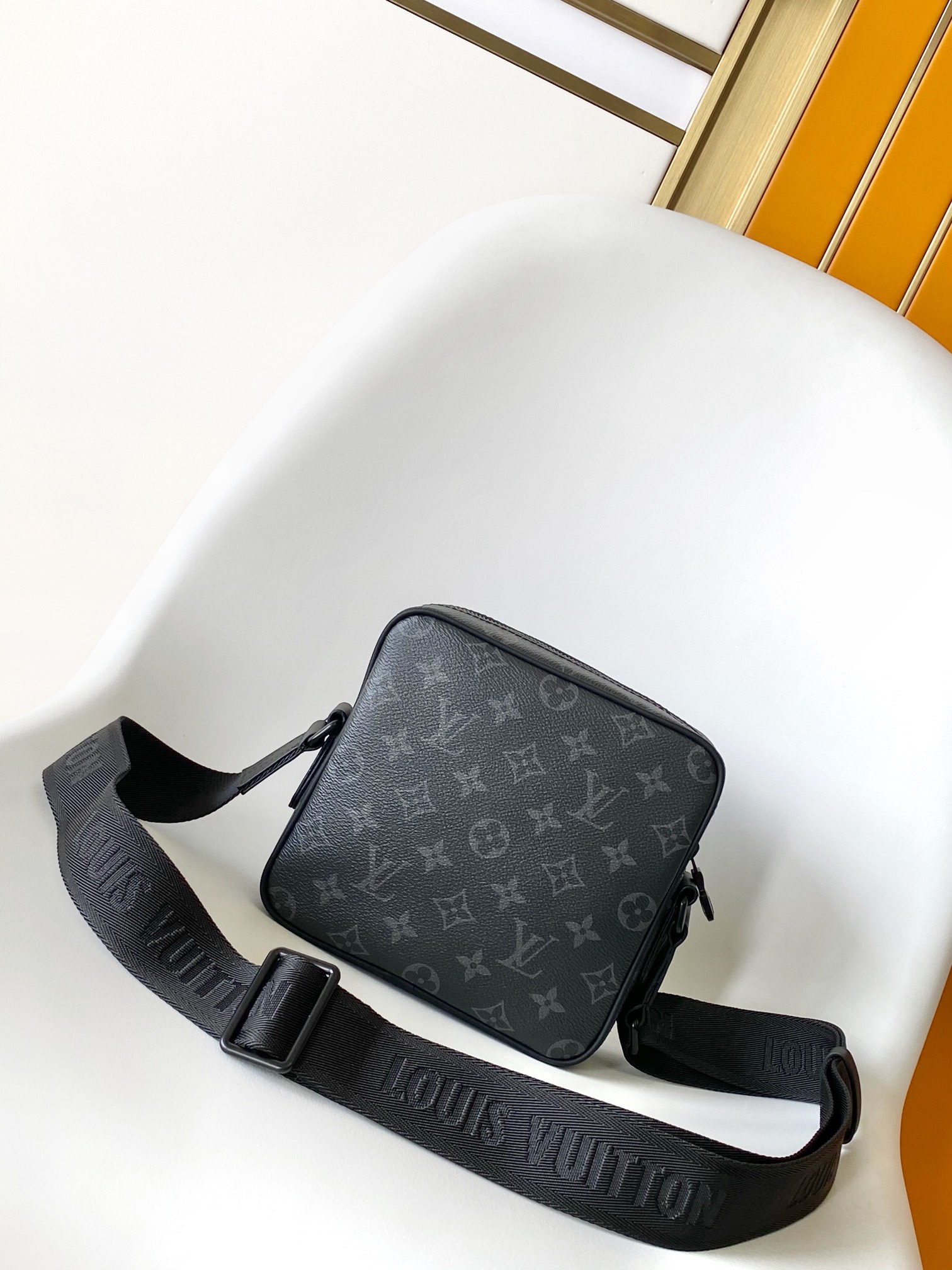 Louis Vuitton  LV Getaway Crossbody Bag - M12518 Black Flower