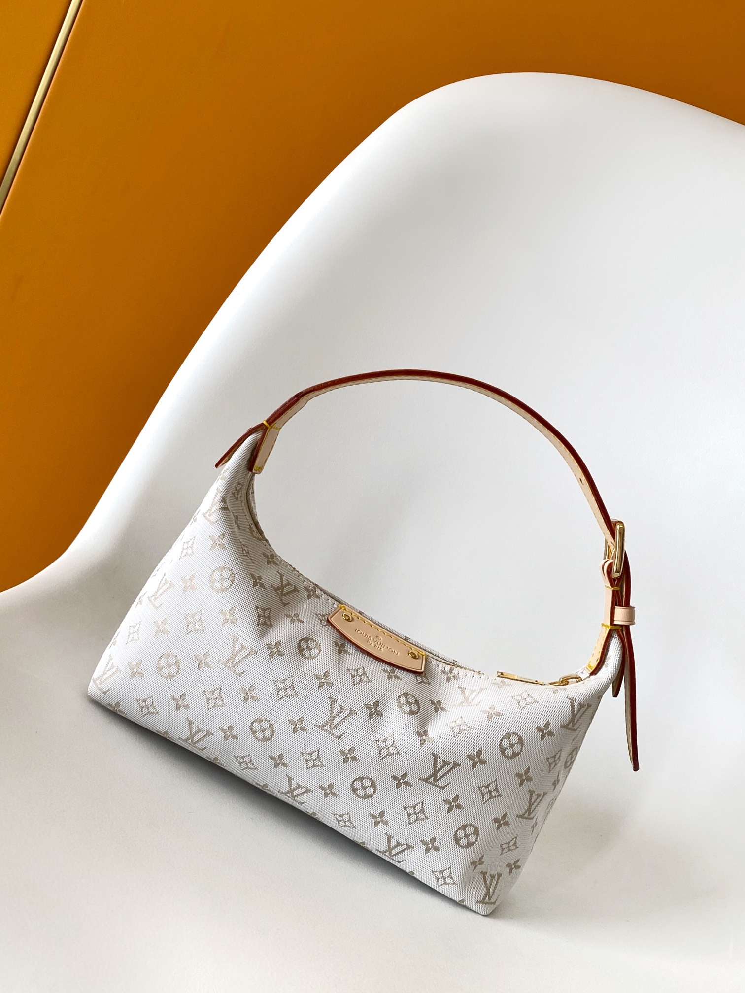 Louis Vuitton LV M12433 Dynamic Code Hills Pochette