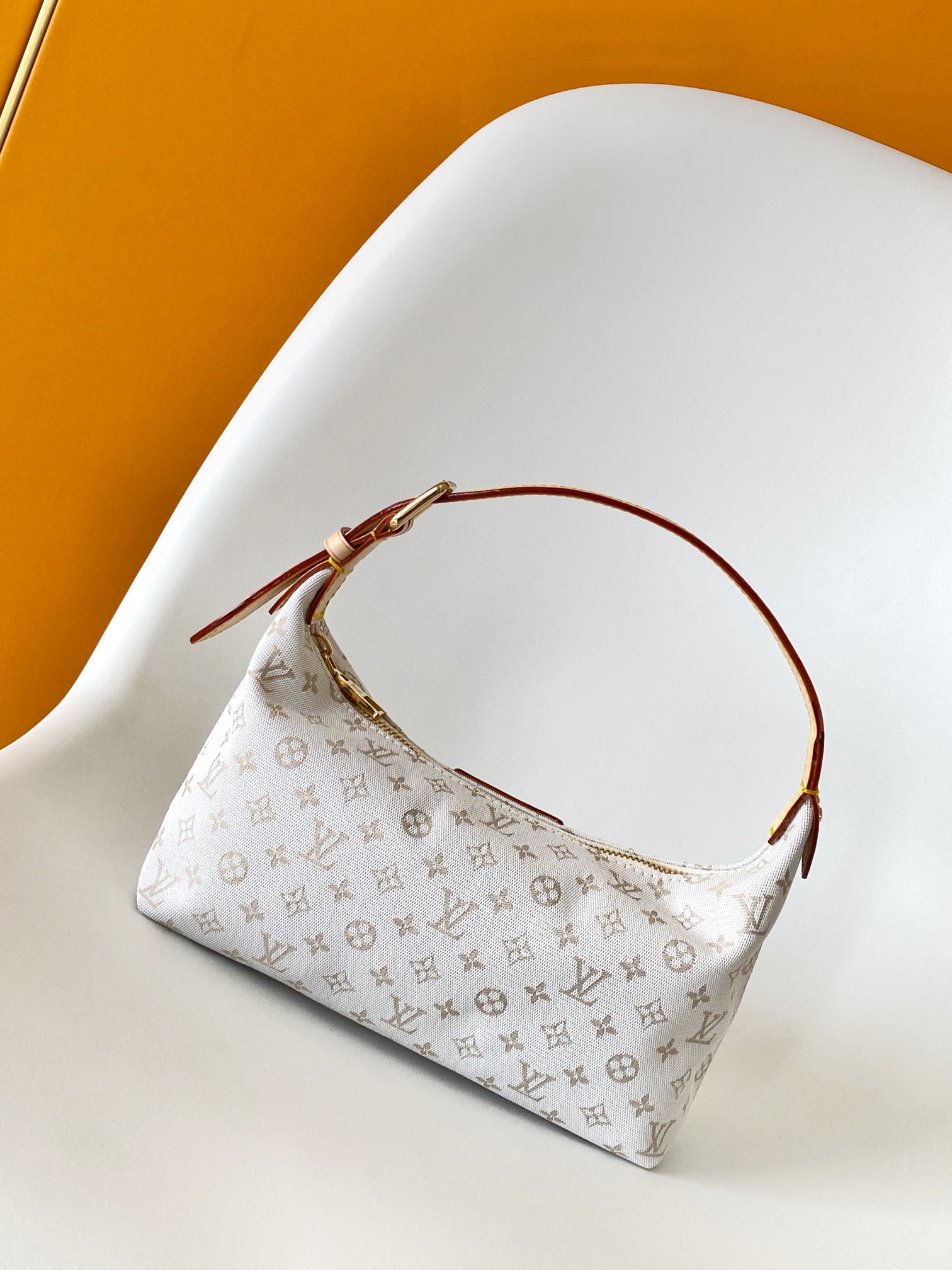 Louis Vuitton LV M12433 Dynamic Code Hills Pochette