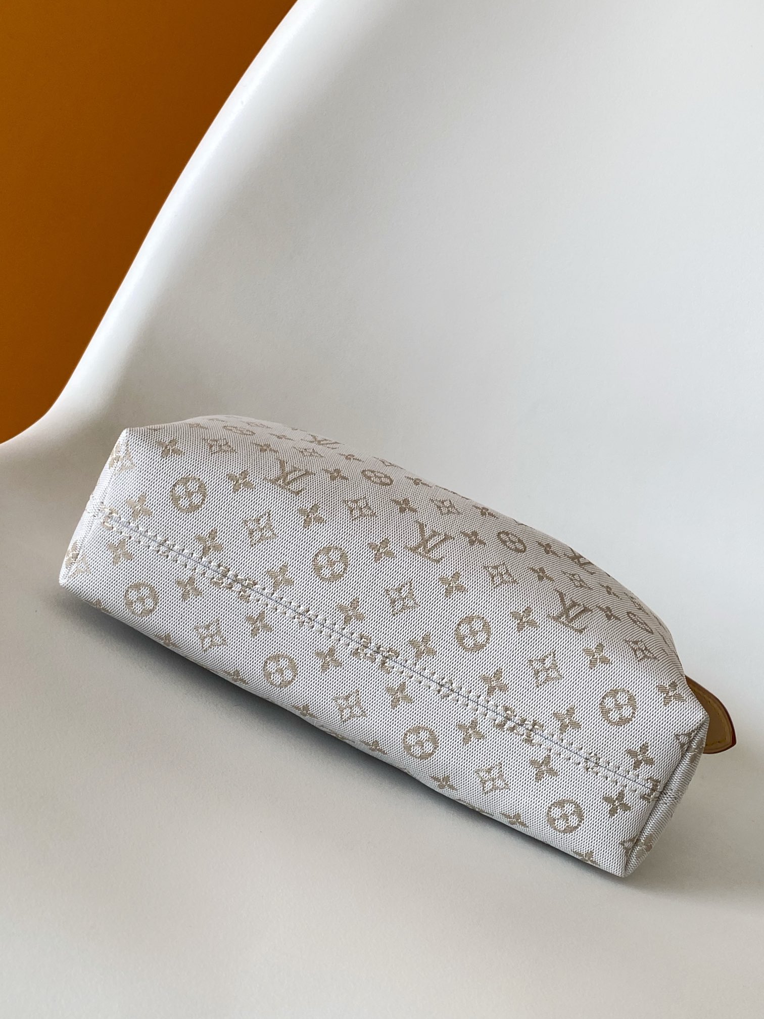 Louis Vuitton LV M12433 Dynamic Code Hills Pochette