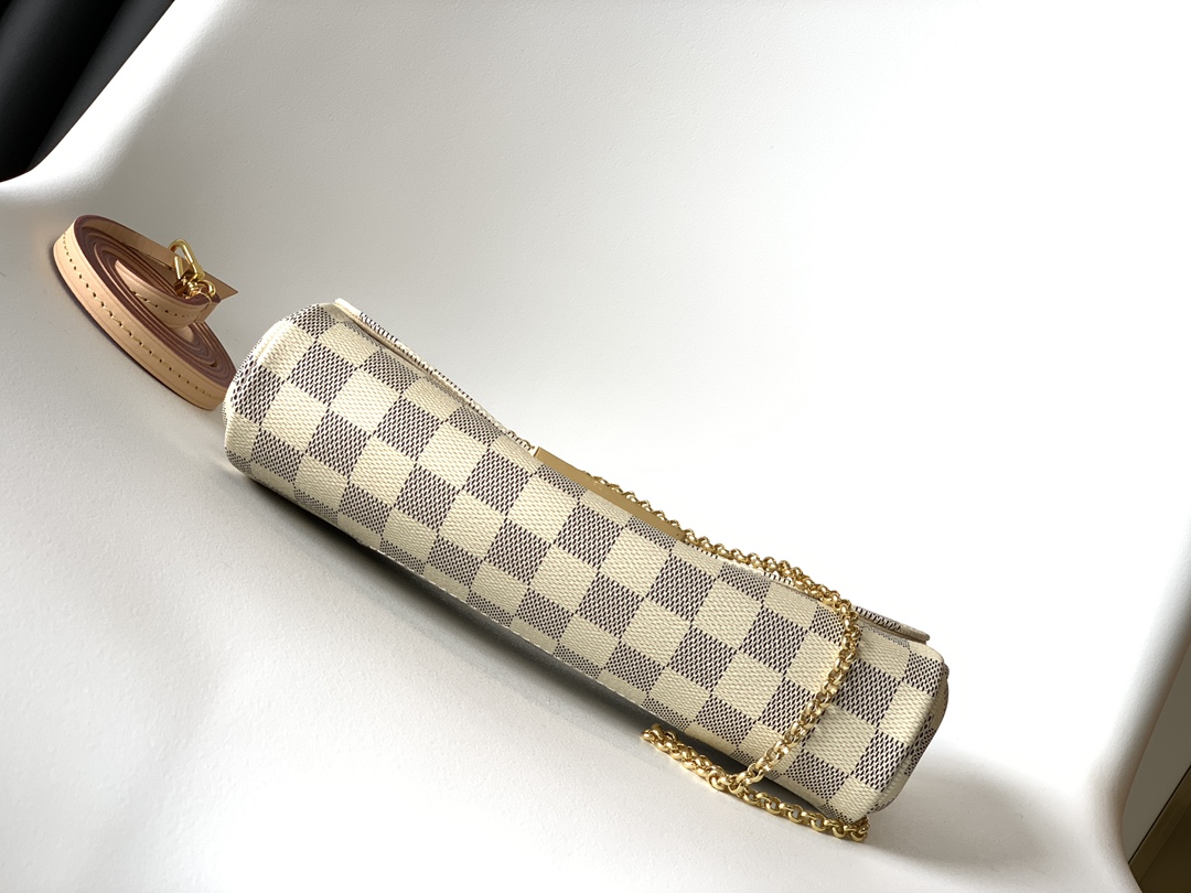 Louis Vuitton LV  Favorite MM Handbag - N41275 White Checkered