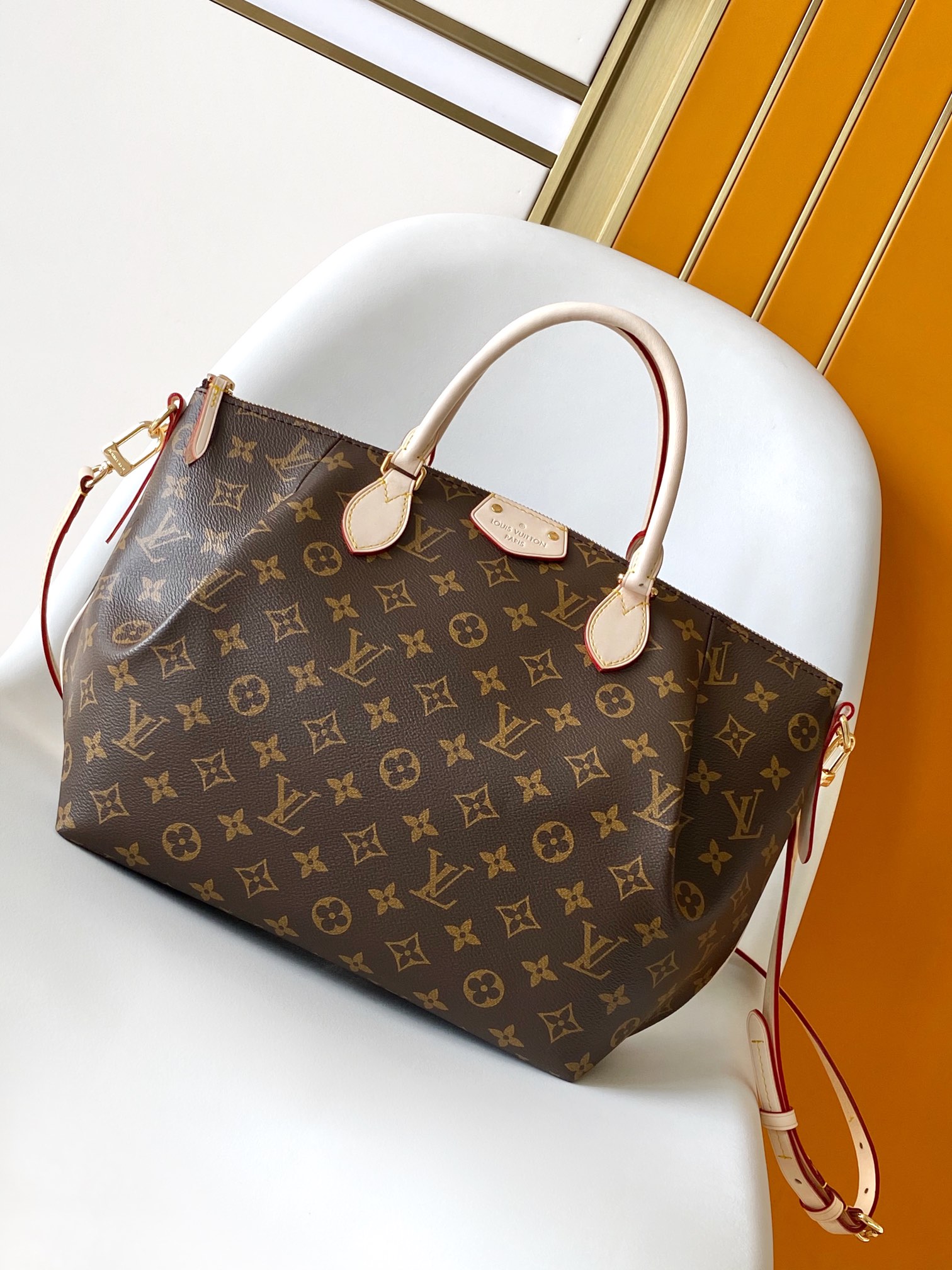 Louis Vuitton LV M48814 Tote Bag