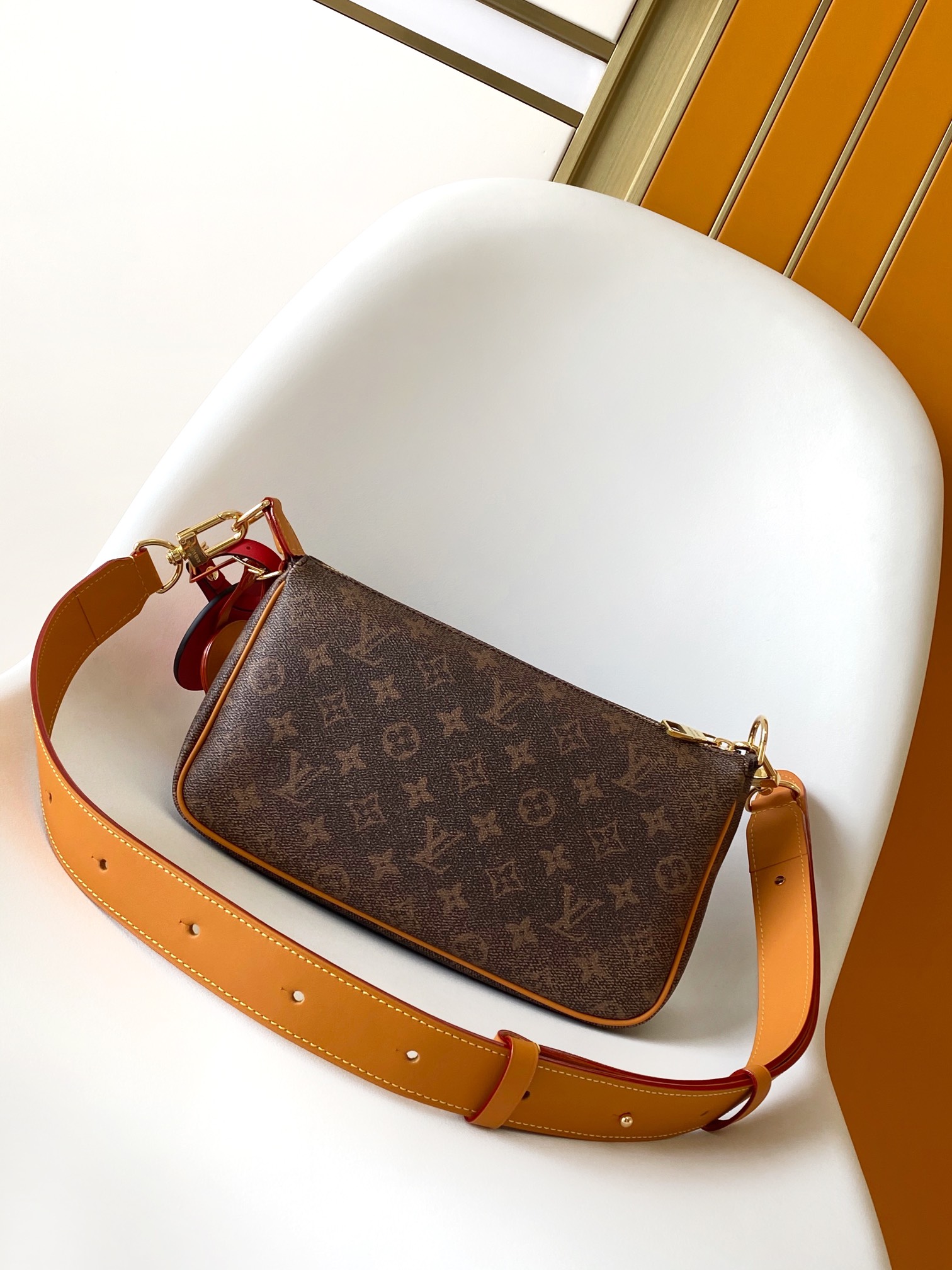 Louis Vuitton LV M11623 Pochette Accessoires XL Handbag in Monogram Dust