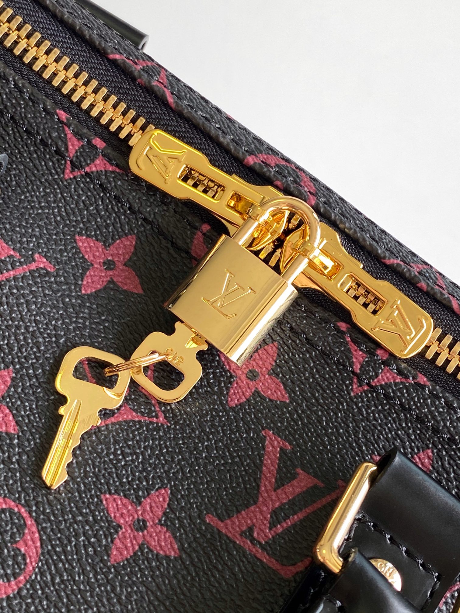 Louis Vuitton LV M12441 Keepall 45 Handbag in Monogram Tomette