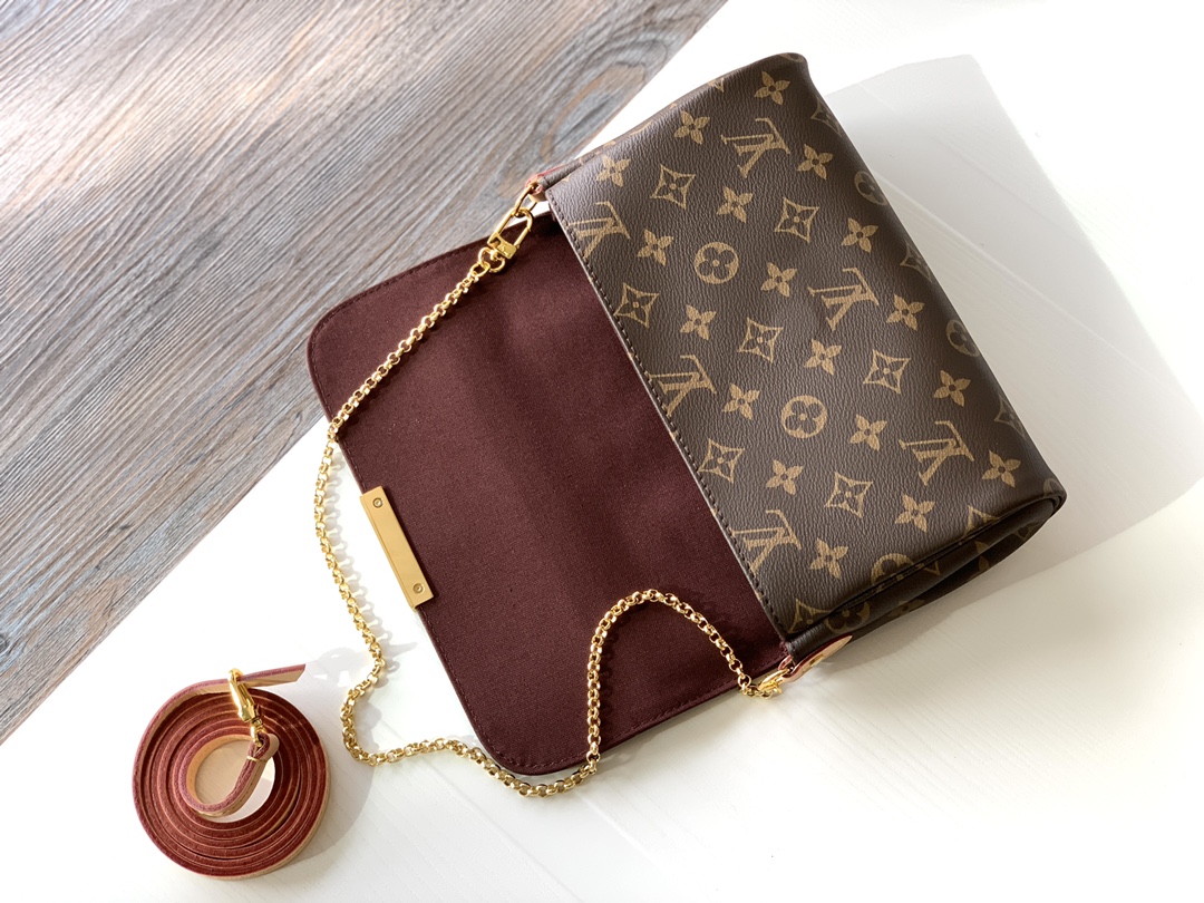 Louis Vuitton  LV Favorite MM Handbag - M40718 Monogram