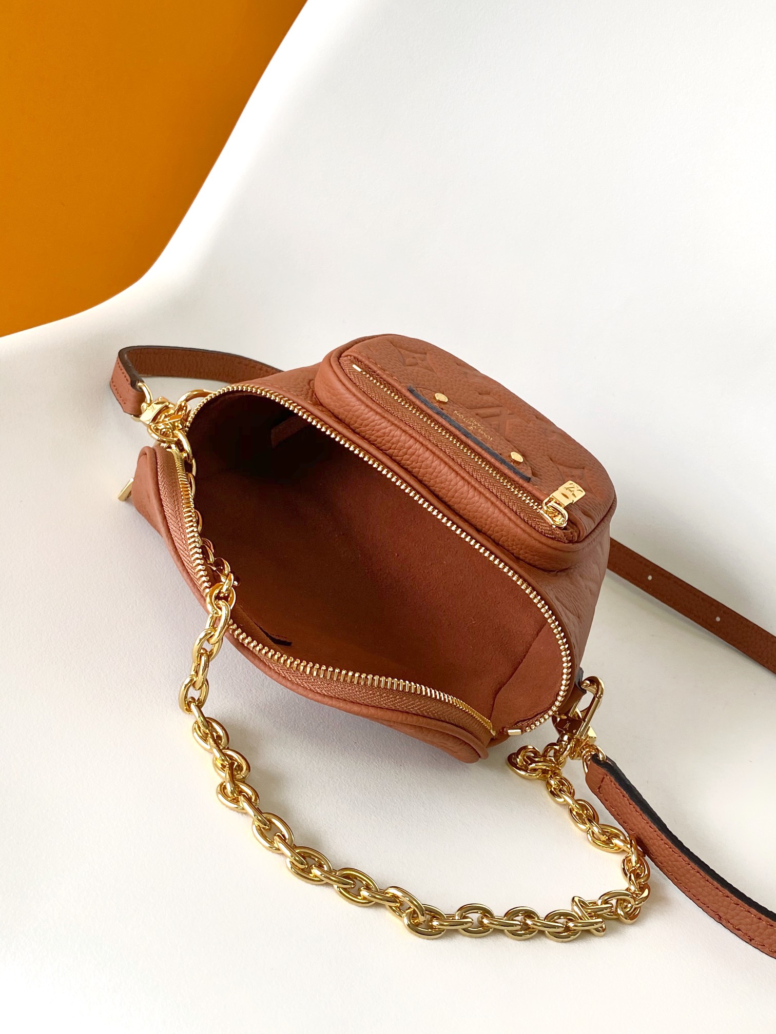  Louis Vuitton LV M12753 Caramel Mini Bumbag