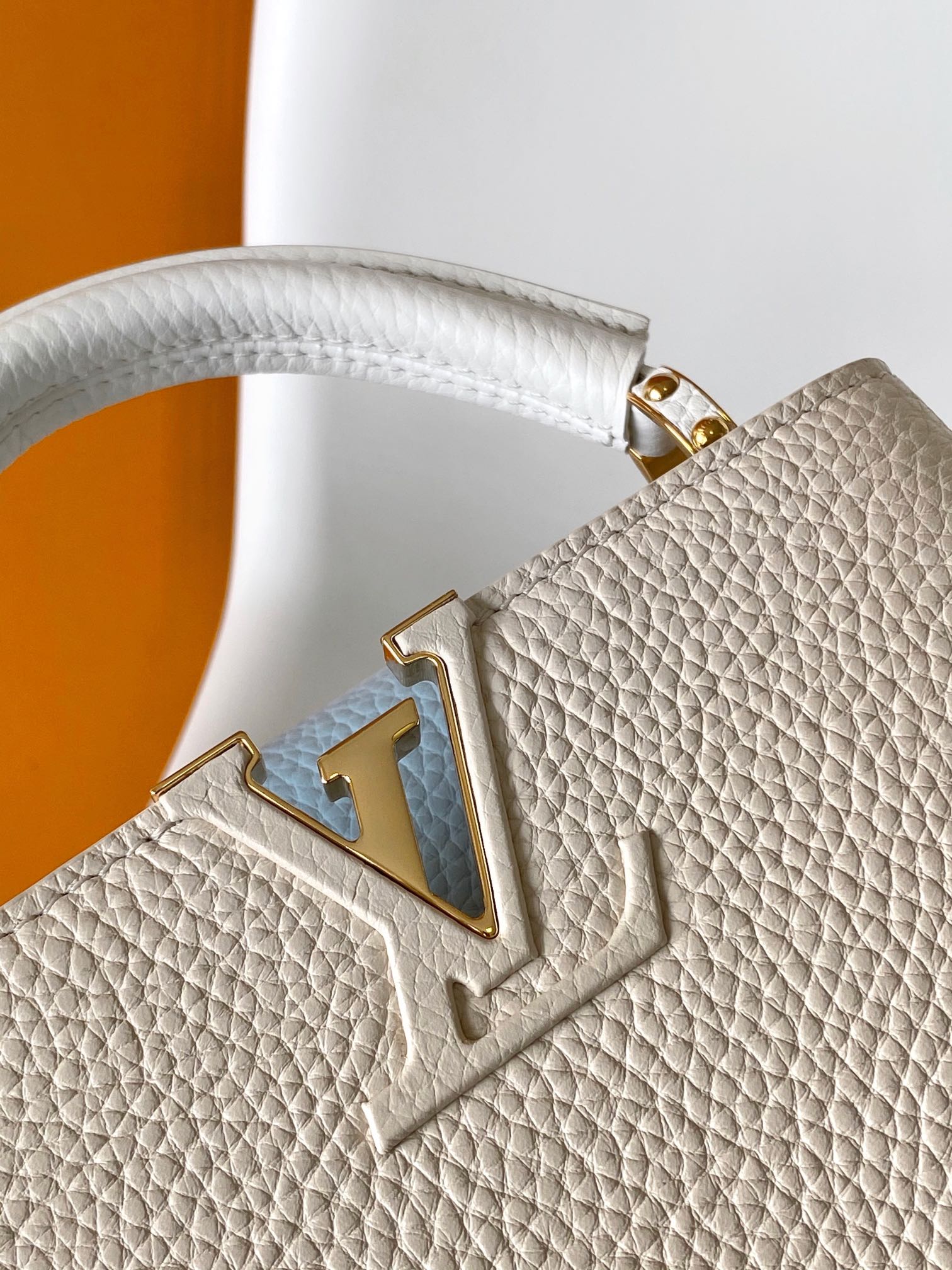 Louis Vuitton LV Capucines Mini Bag M25339 in Cream