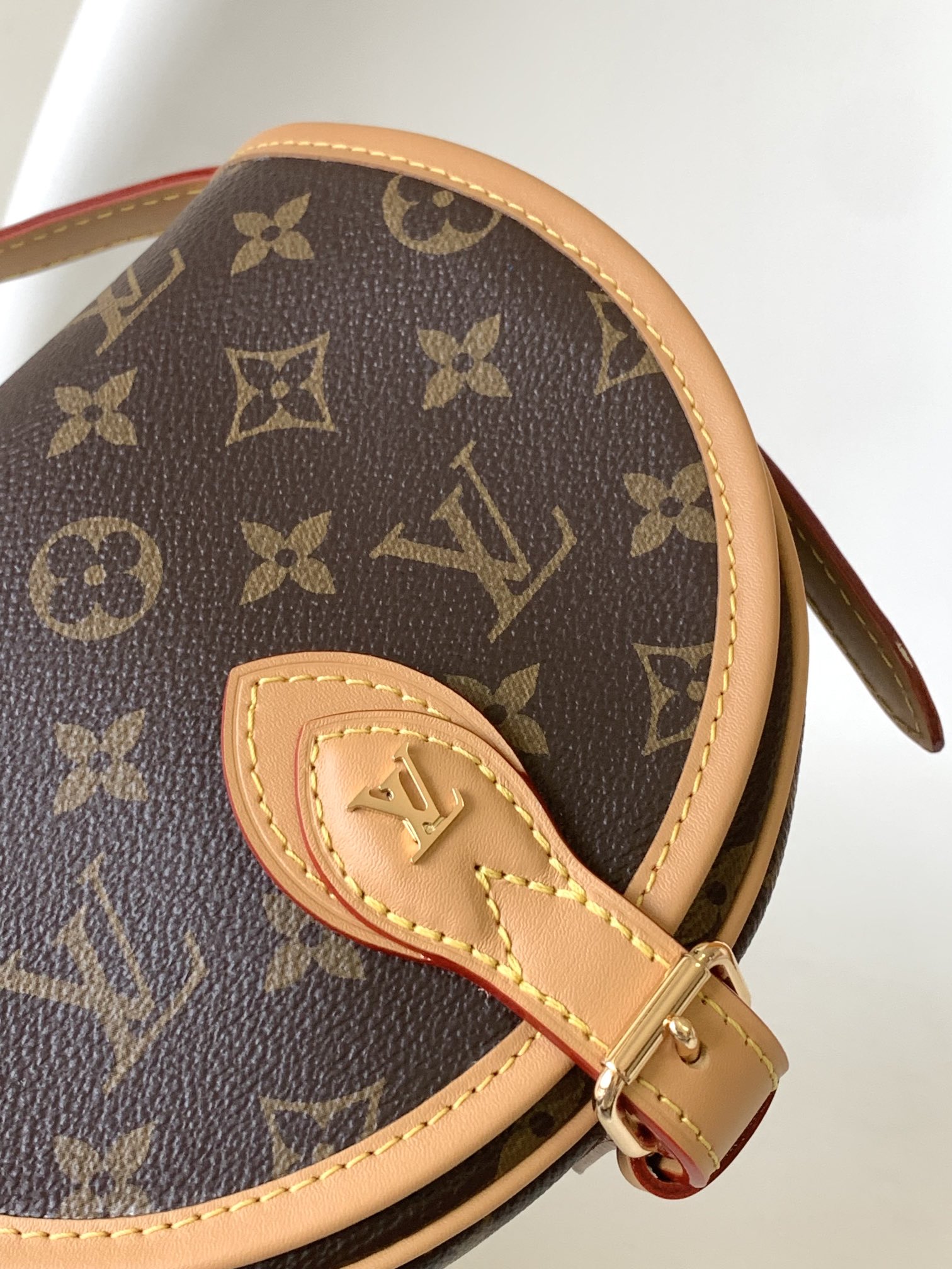 Louis Vuitton LV Tambourin Bag M44860 by Nicolas Ghesqui??re