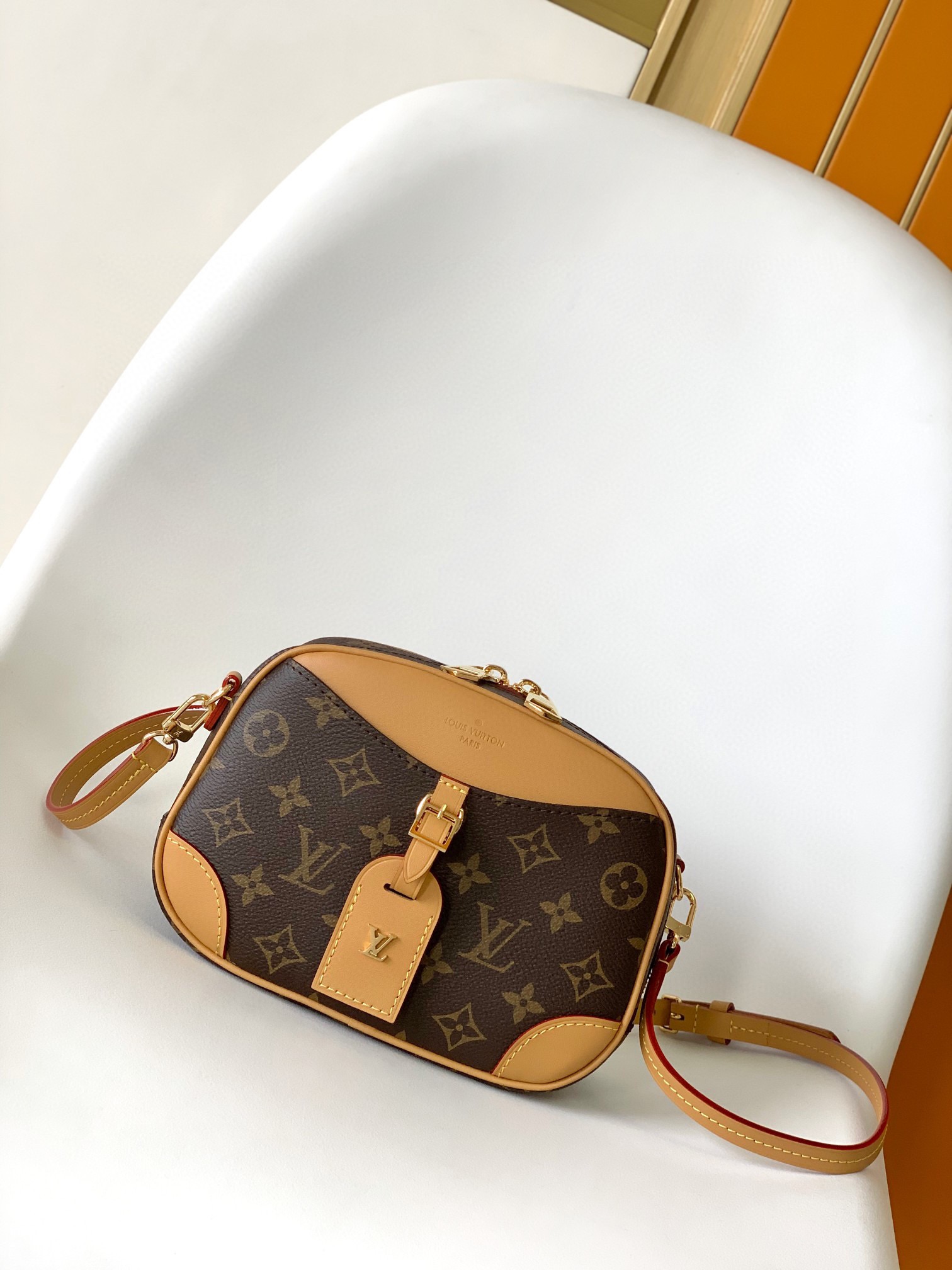 Louis Vuitton LV Camera Bag M45528 by Nicolas Ghesqui??re