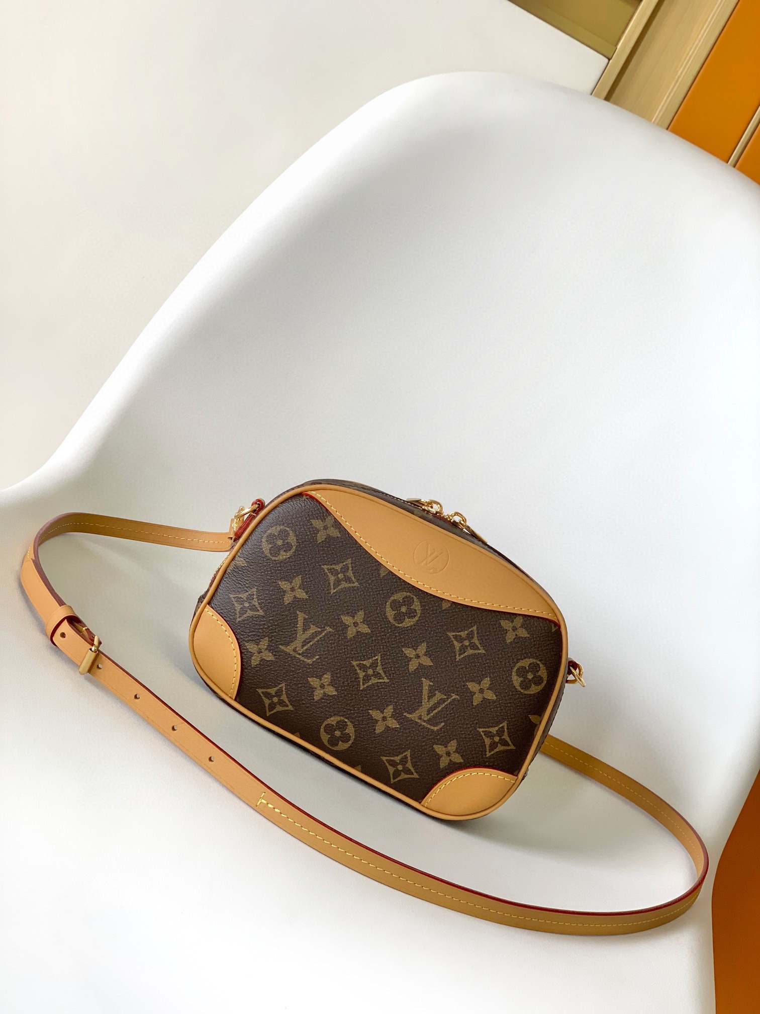 Louis Vuitton LV Camera Bag M45528 by Nicolas Ghesqui??re