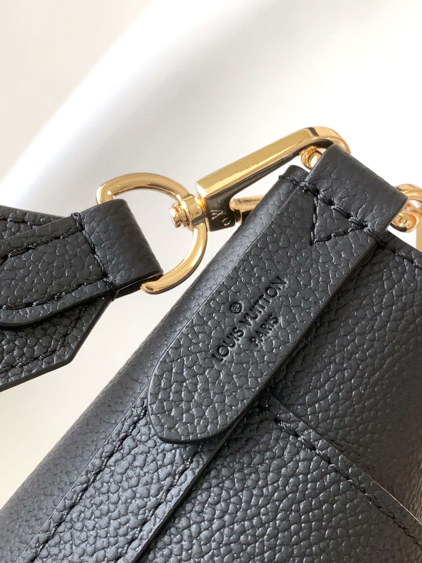 Louis Vuitton LV M24006 Lock and Walk Bucket Bag in Black