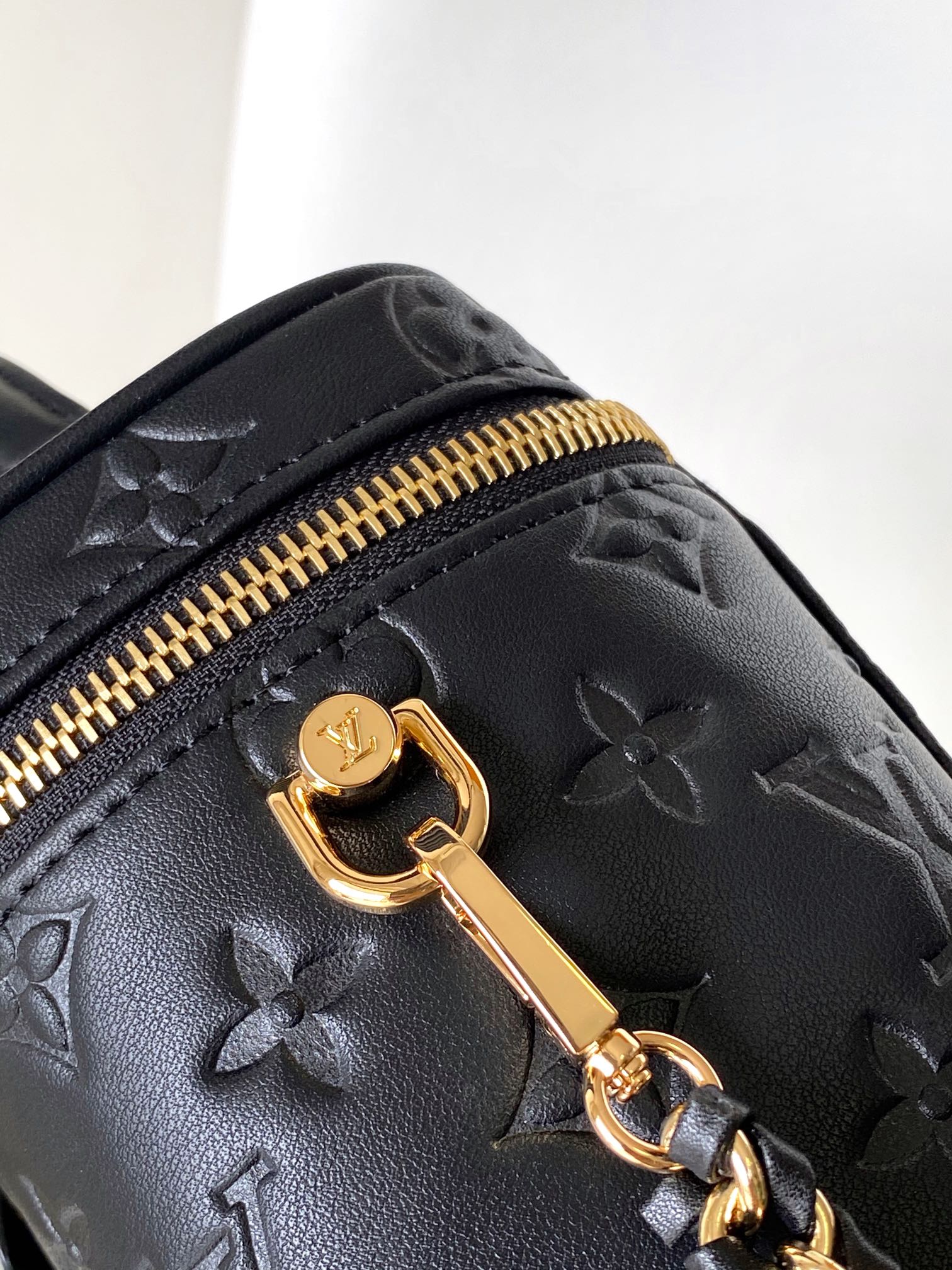 Louis Vuitton LV M25143 Vanity Small Handbag in Black