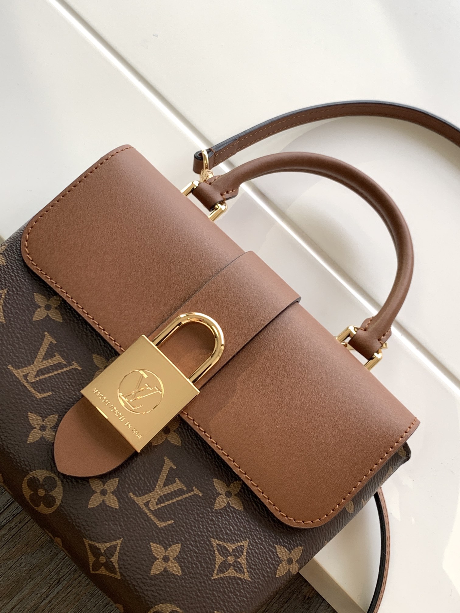 Louis Vuitton LV M44654 Locky BB Handbag in Caramel