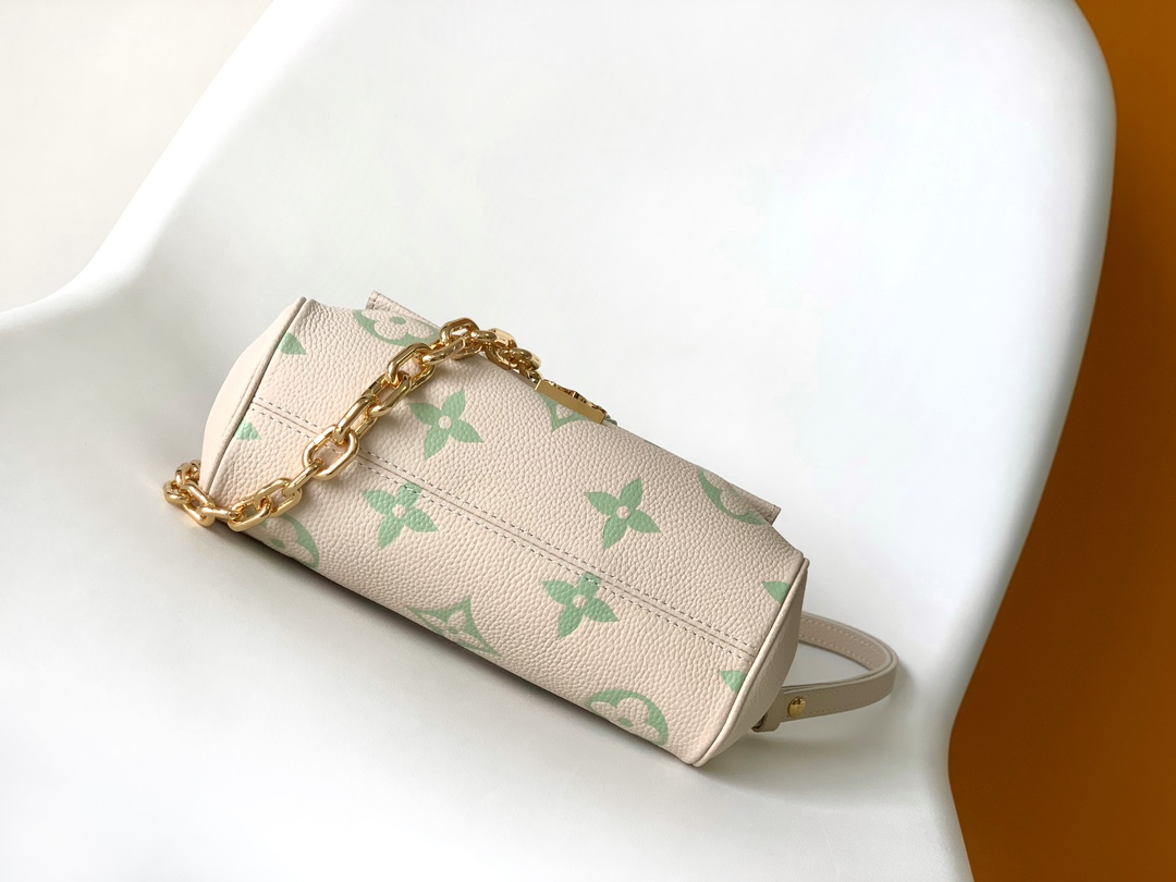 Dynamic Chip Louis Vuitton LV  M46842 White and Green FAVORITE Handbag