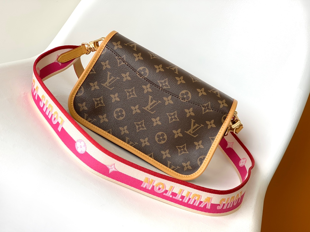 Diane Handbag Louis Vuitton LV  M46049 - Fuchsia