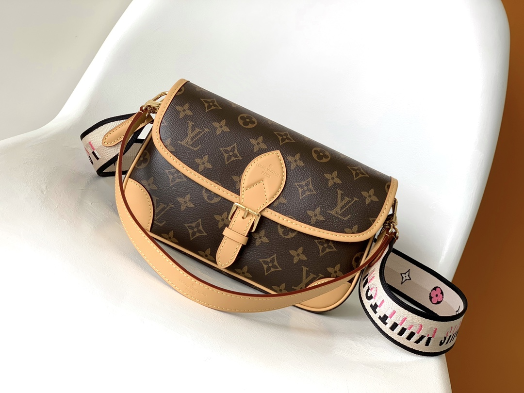 Louis Vuitton LV Diane Handbag M45985 - Black