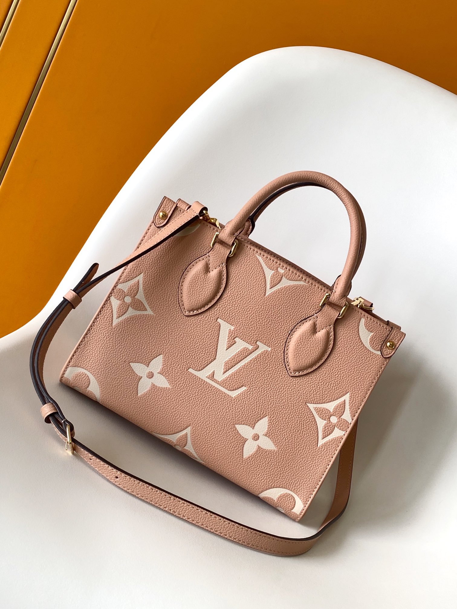 Louis Vuitton LV OnTheGo Tote M12513 - Blush Pink