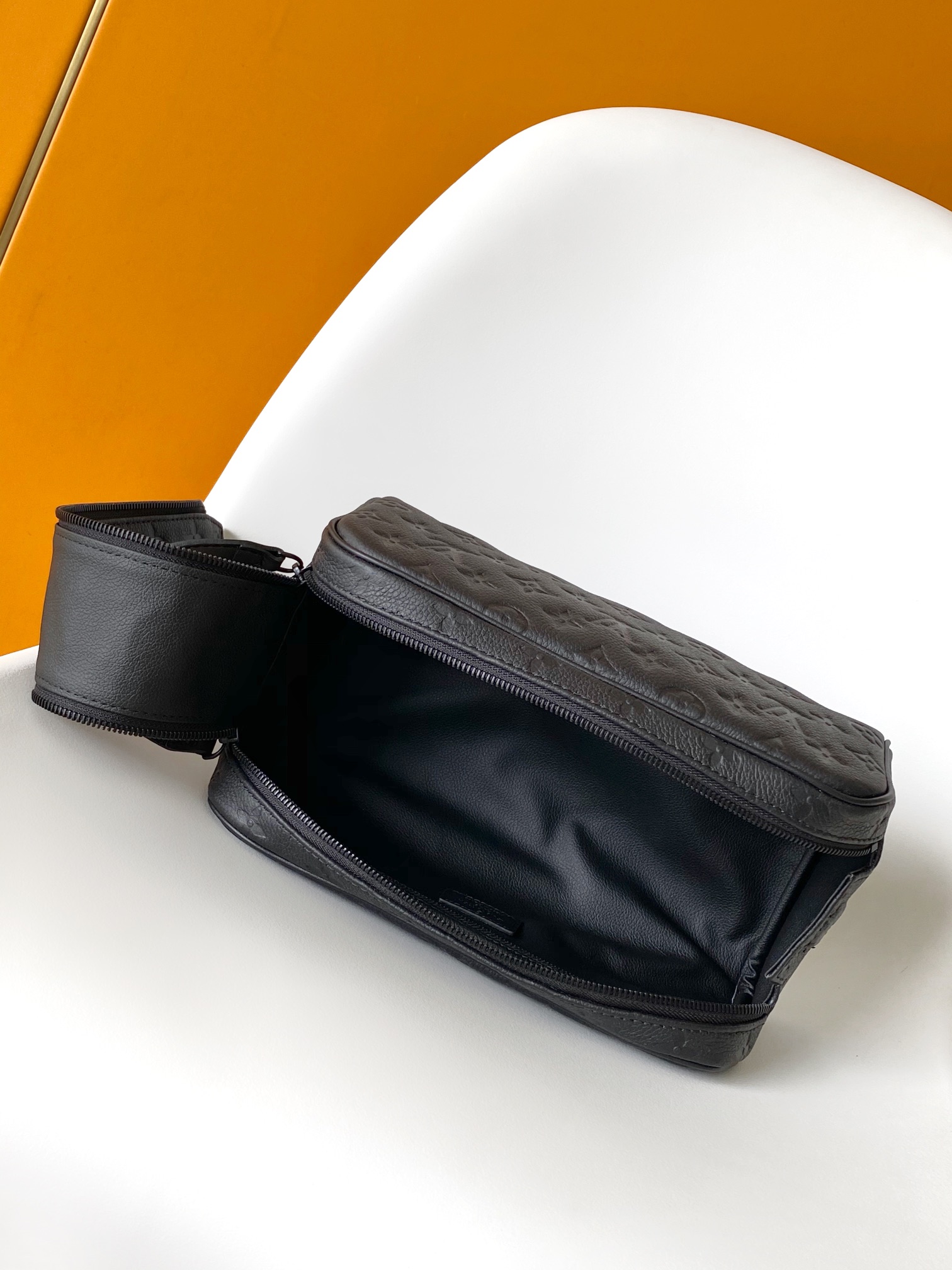 Louis Vuitton LV Dopp Kit M59478 - Black Taurillon Monogram