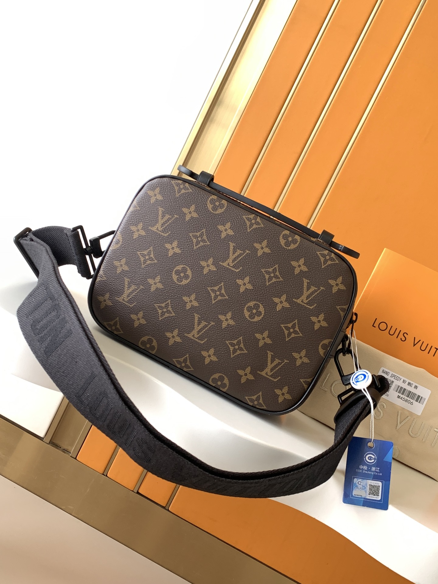  Louis Vuitton LV S Lock Messenger Bag M45806