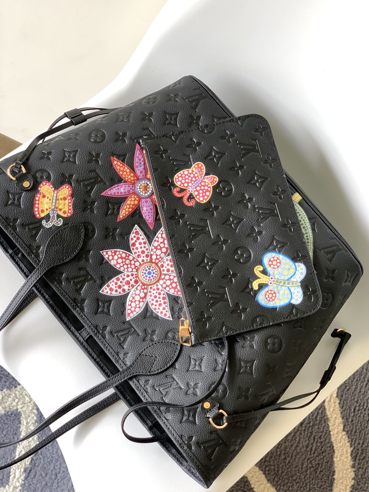 Louis Vuitton LV Neverfull MM M21733 Black Flower