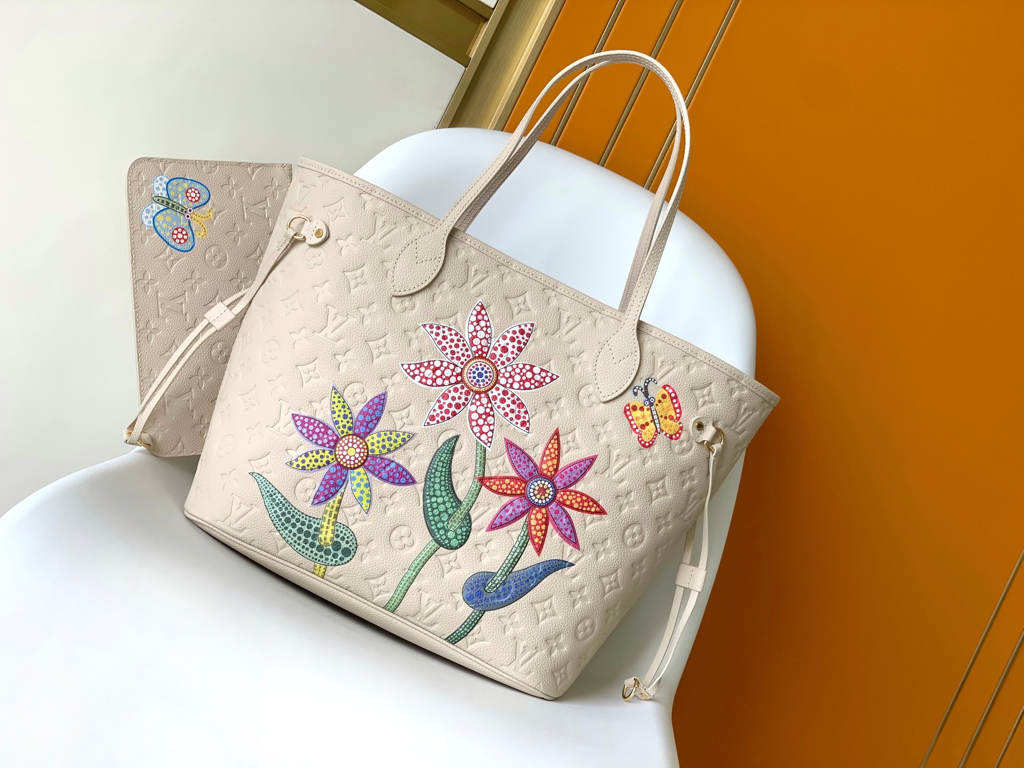 Louis Vuitton LV Neverfull MM M21733 White Flower