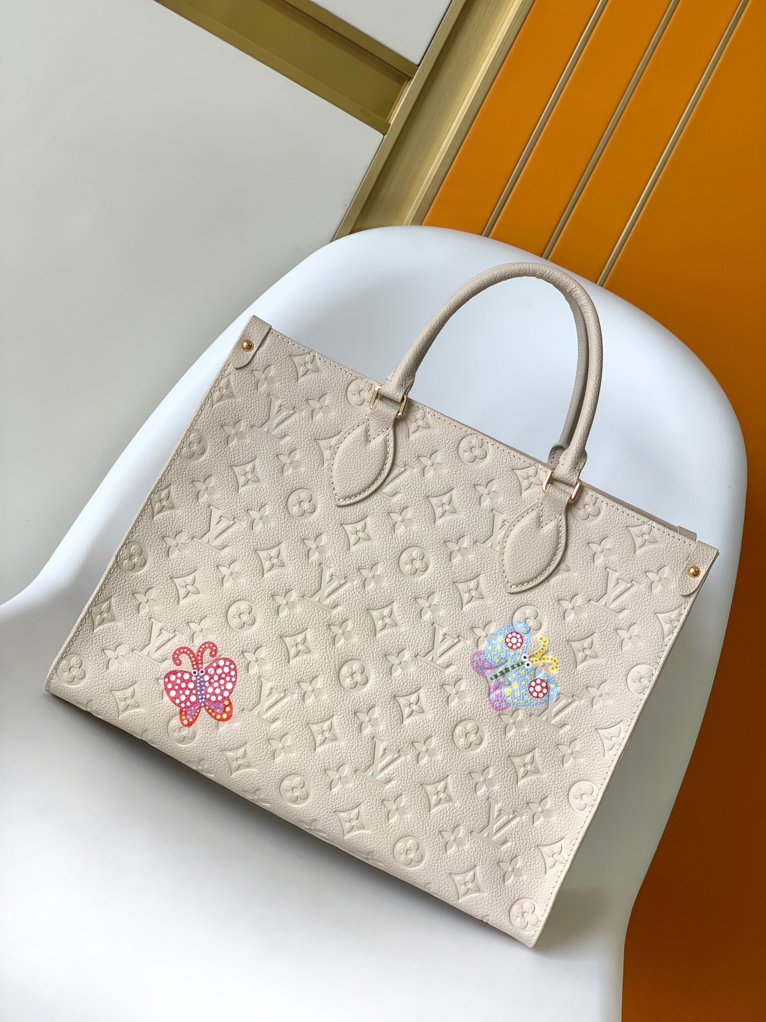 Louis Vuitton LV x Yayoi Kusama Onthego MM M46416 Black and Cream Flower