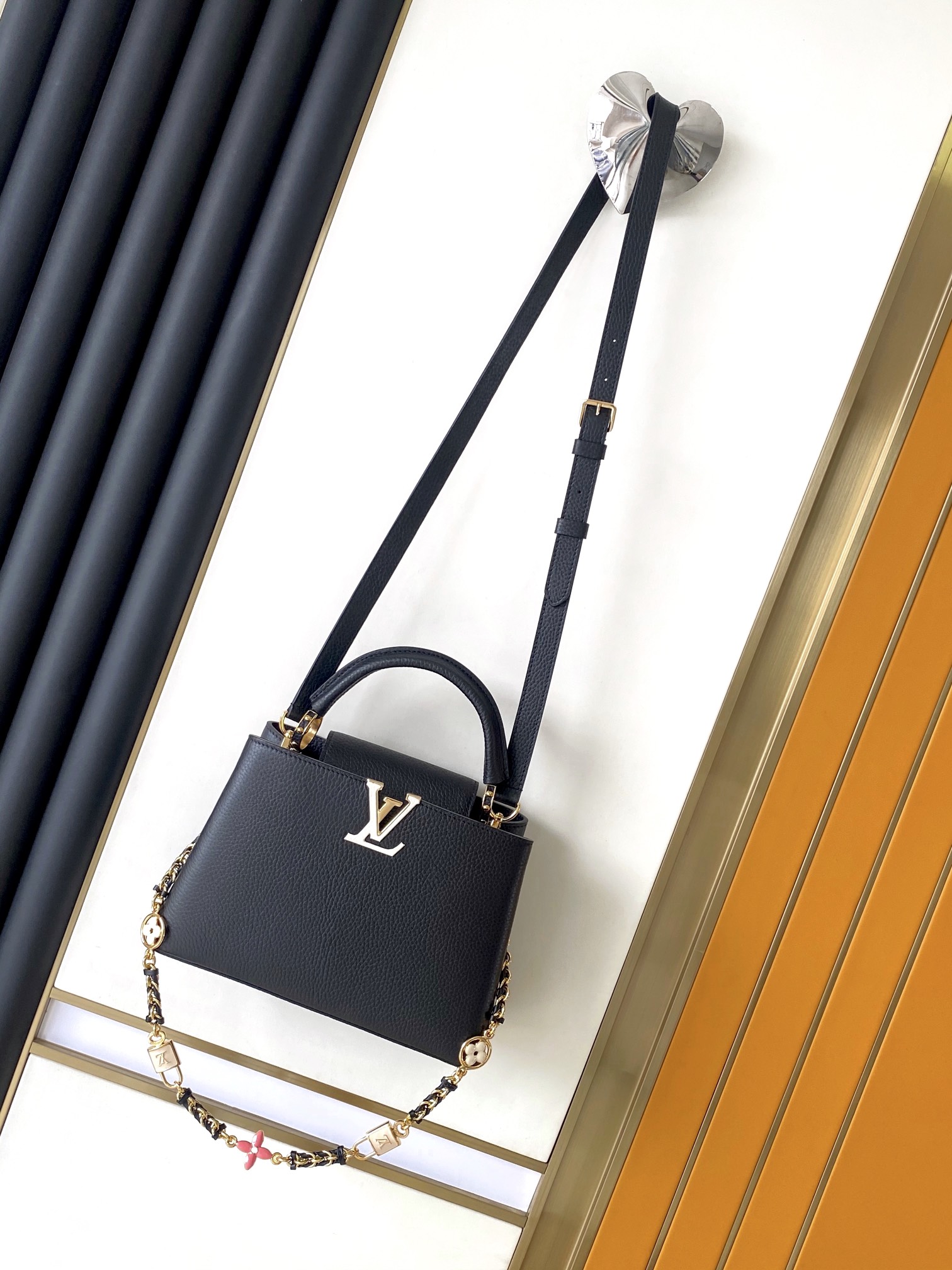 Louis Vuitton LV Capucines Mini Bag M23950 Small Black