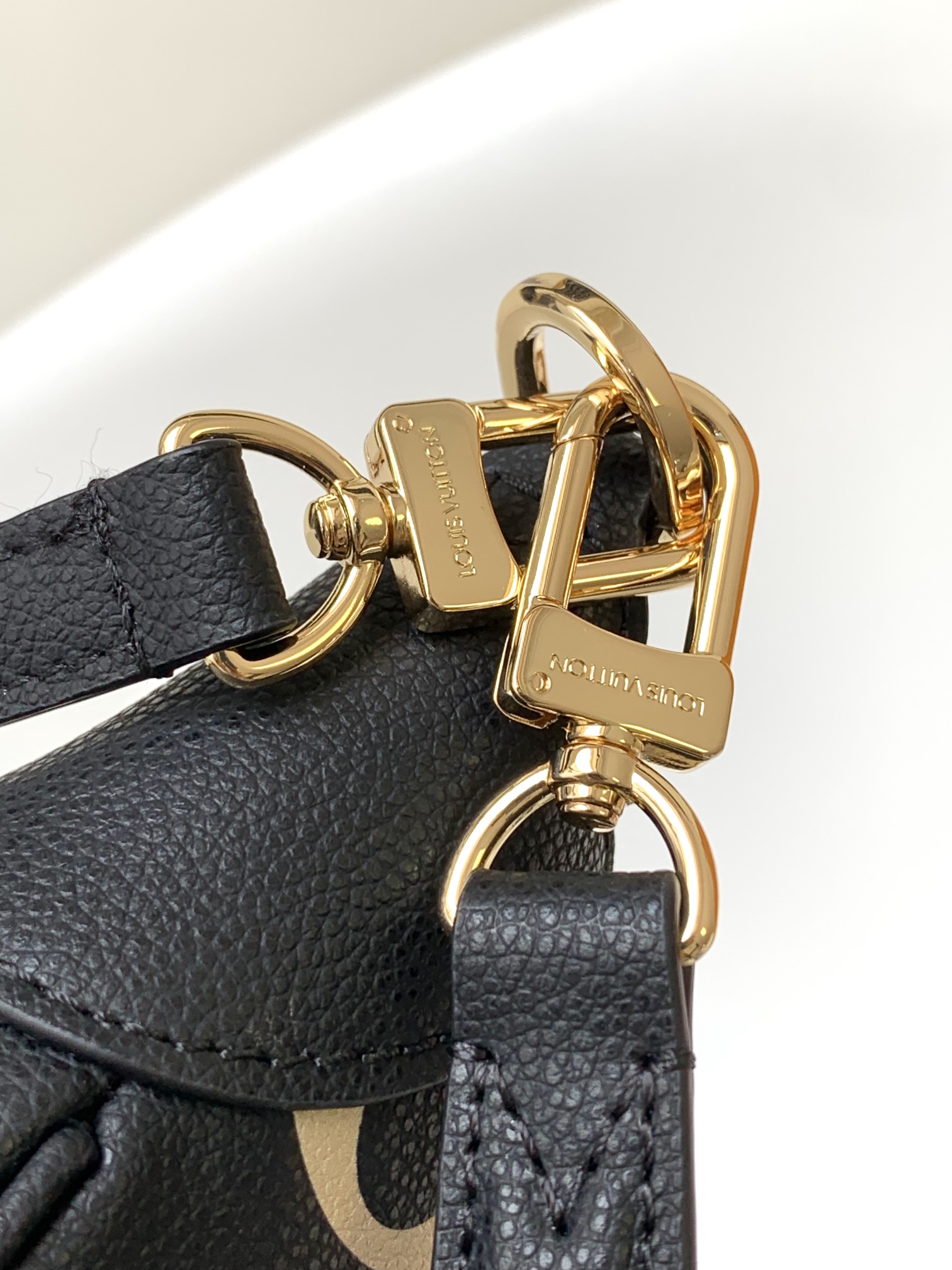 Louis Vuitton LV Bagatelle Bag M46119 in Black