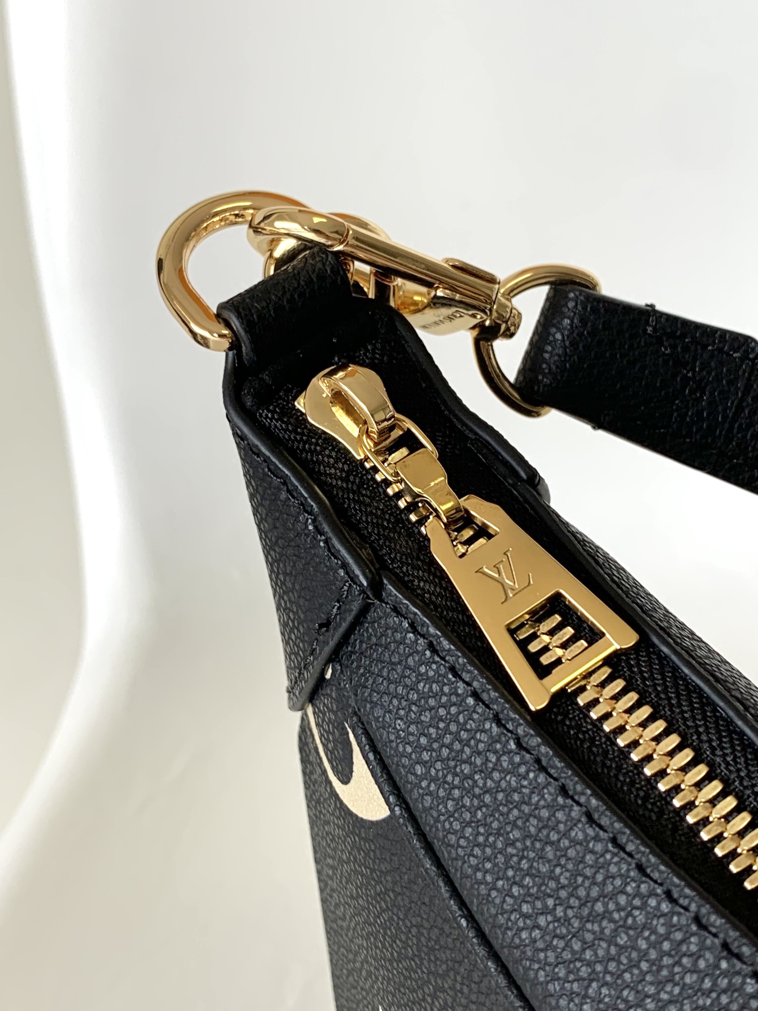 Louis Vuitton LV Bagatelle Bag M46119 in Black