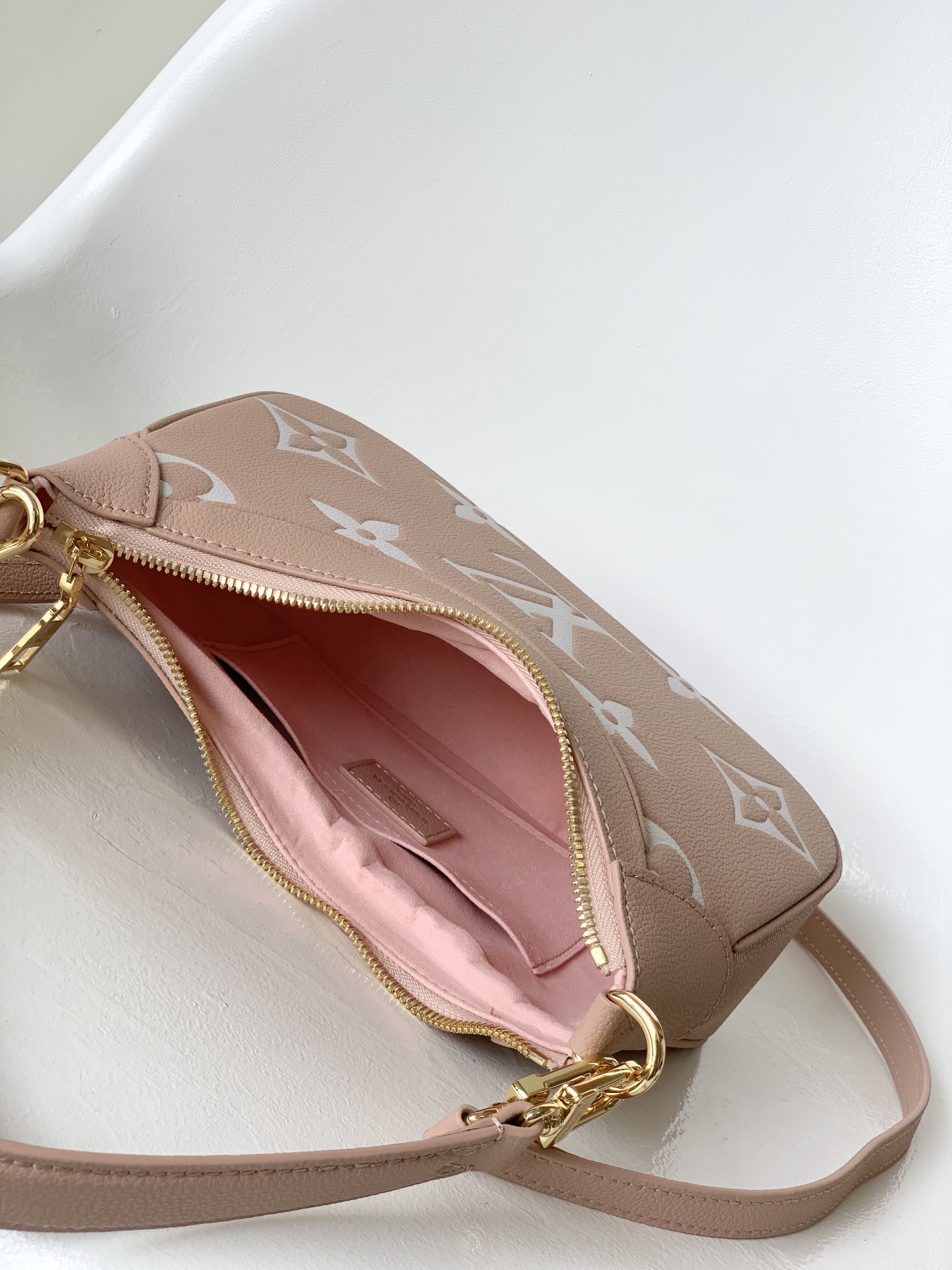 Louis Vuitton LV Bagatelle Bag M46301 in Pink