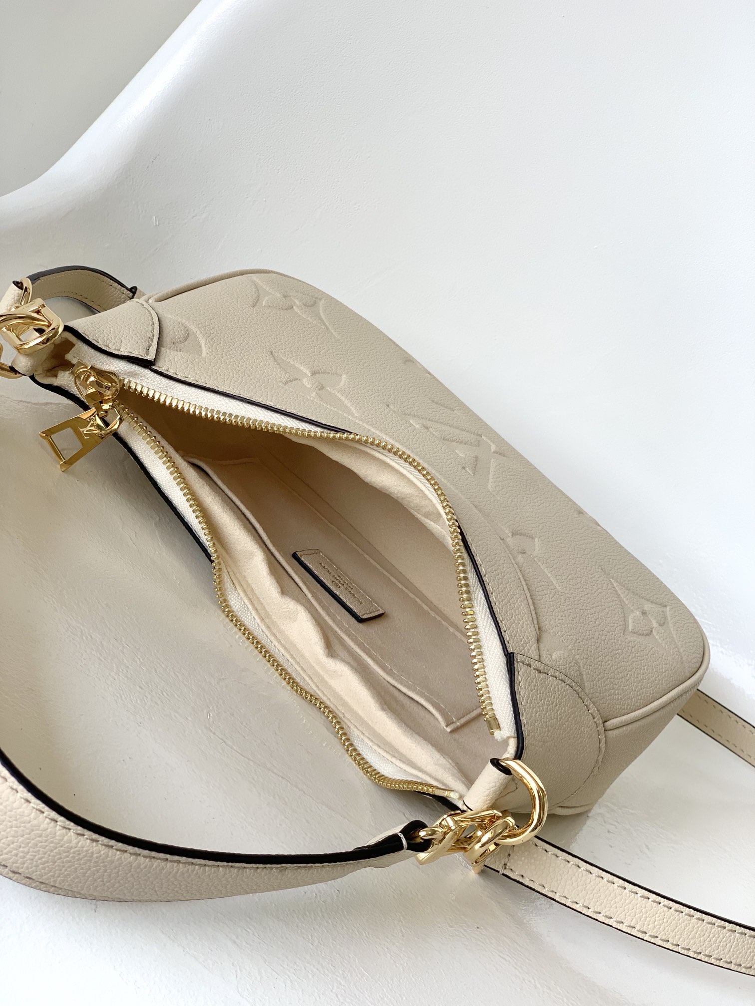 Louis Vuitton LV Bagatelle Bag M46099 in Cream