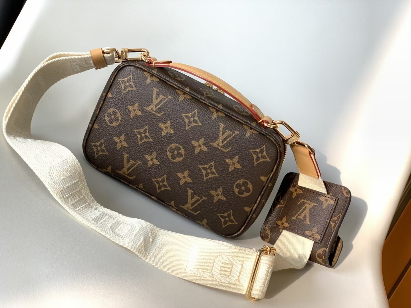 Louis Vuitton LV Monogram Camera Bag - M80446