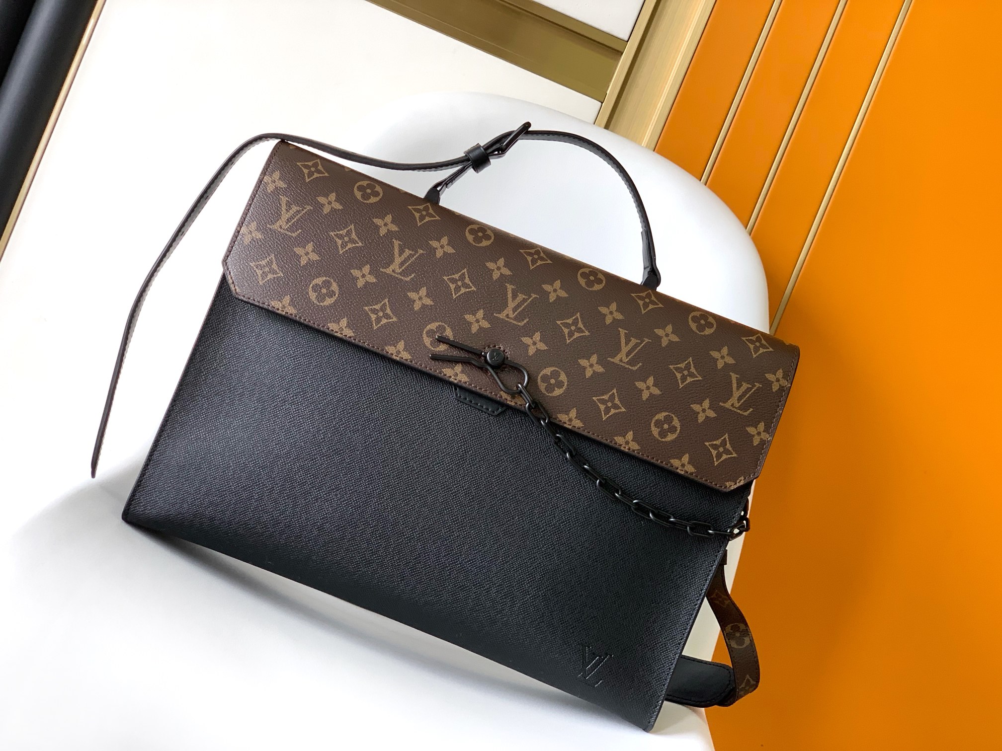 Louis Vuitton LV Robusto Briefcase - M30591 Black