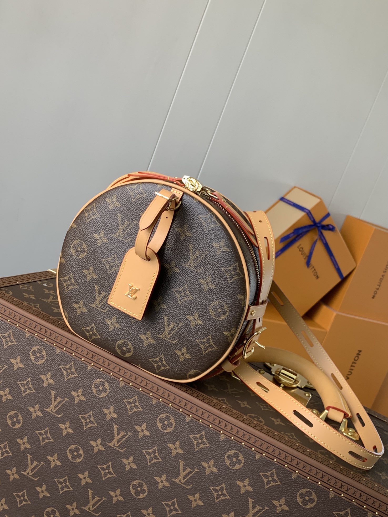 Louis Vuitton LV Monogram Messenger Bag - M45647