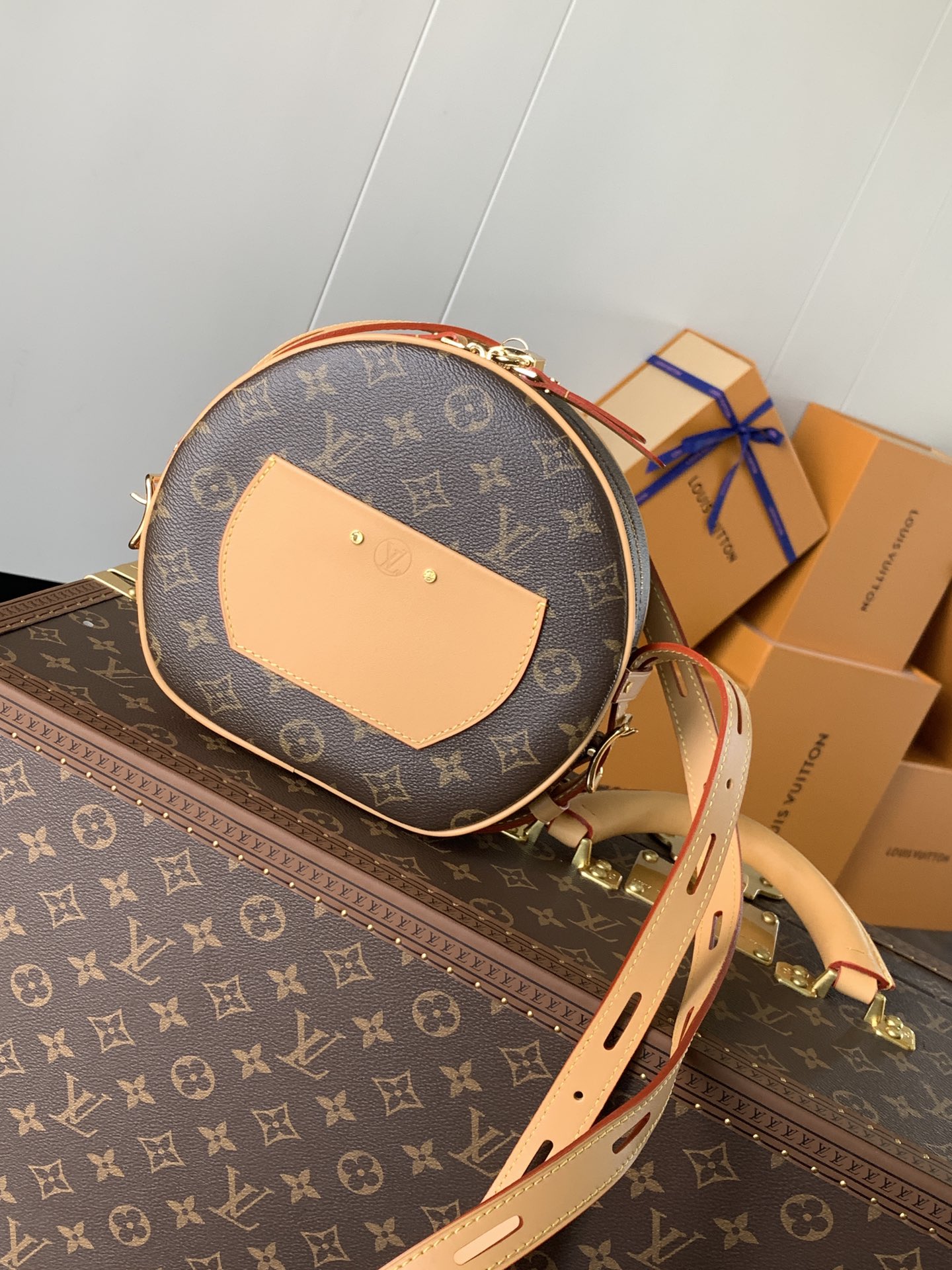 Louis Vuitton LV Monogram Messenger Bag - M45647