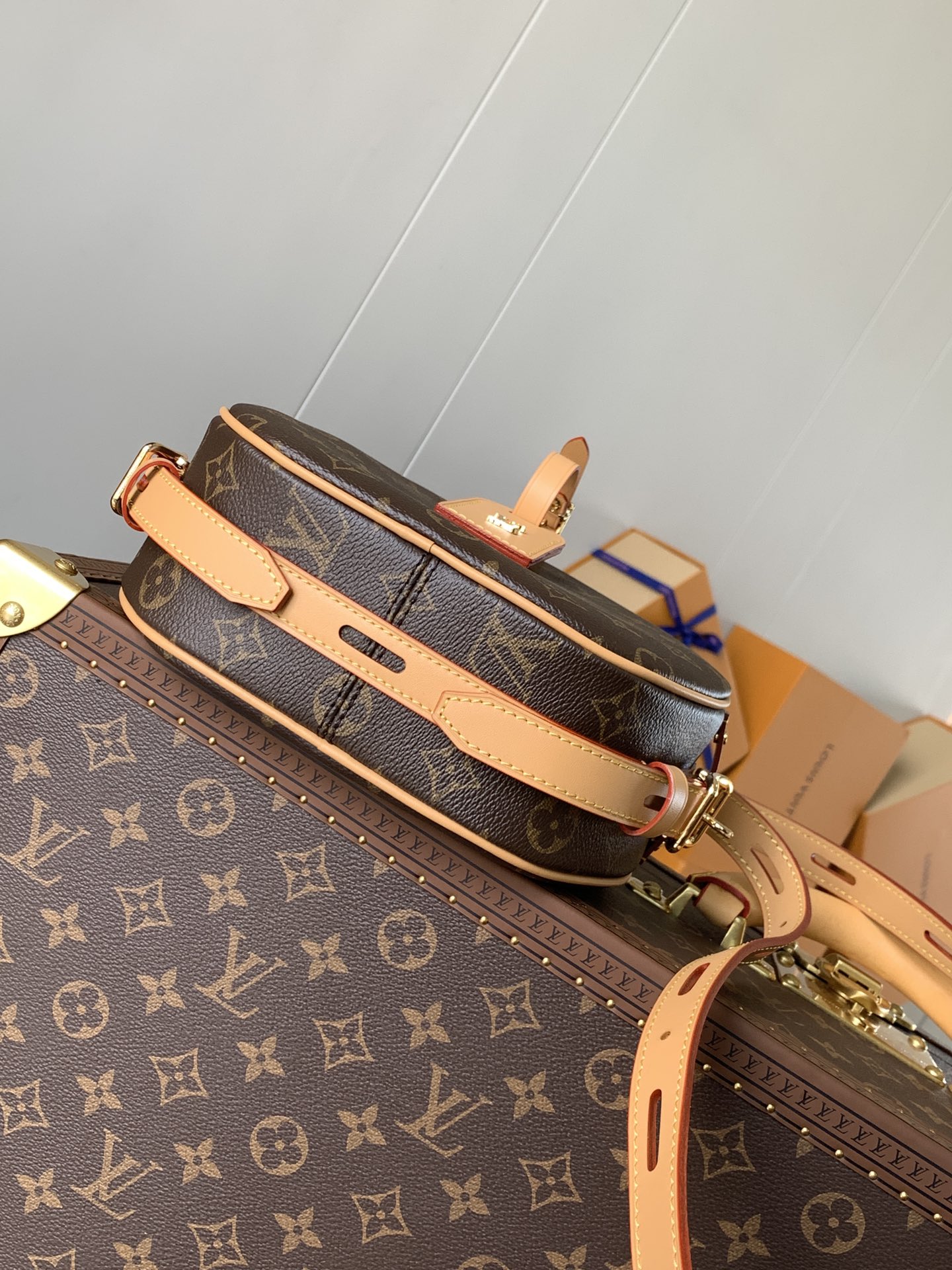 Louis Vuitton LV Monogram Messenger Bag - M45647