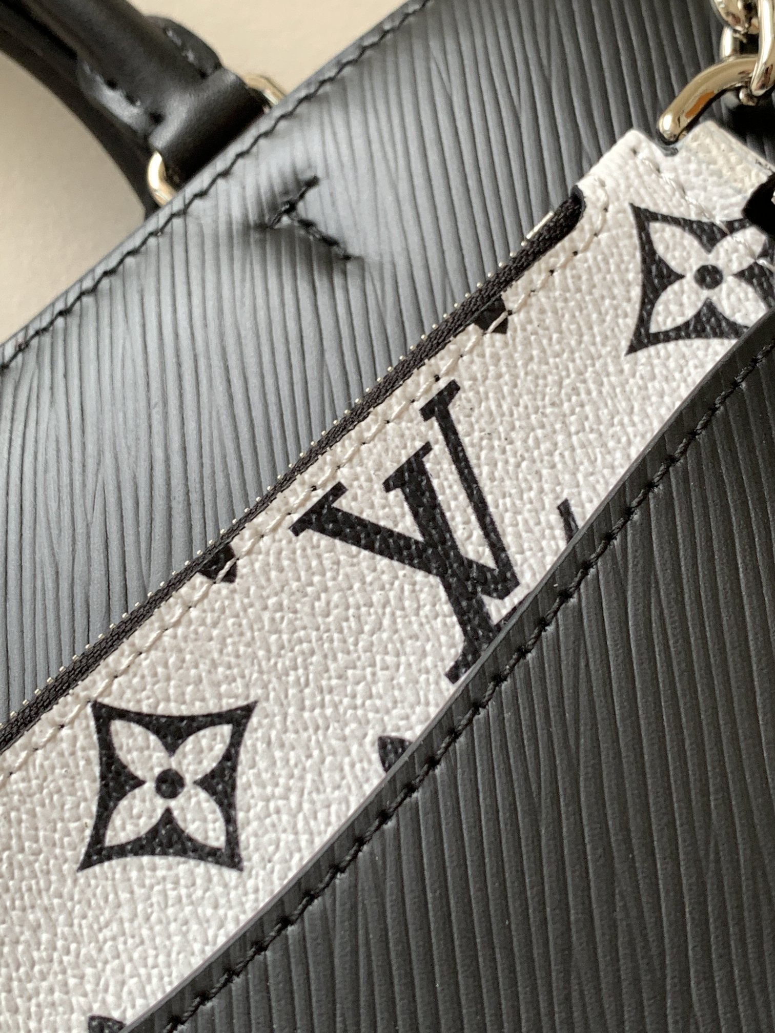 Louis Vuitton LV Marelle Tote - Black